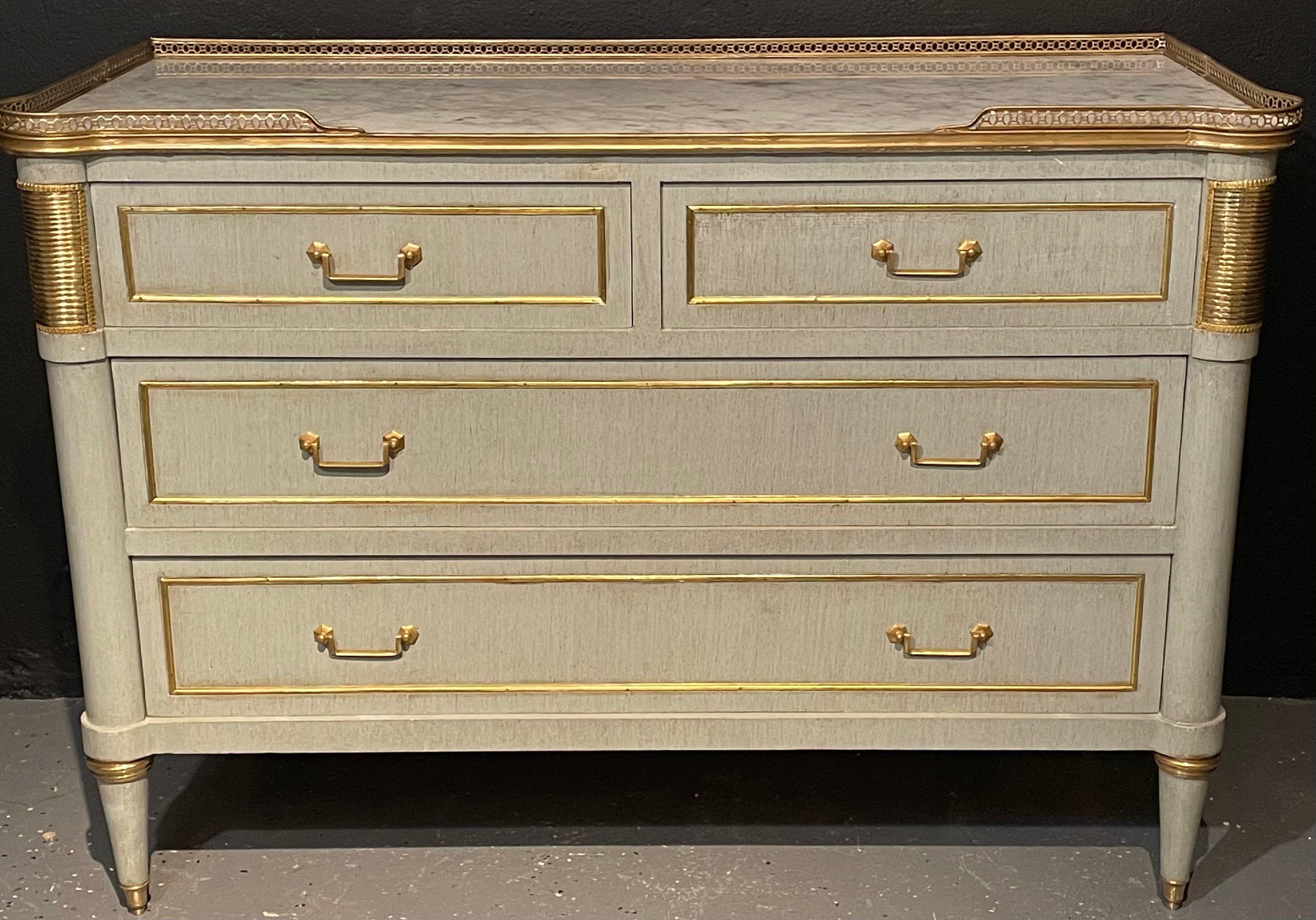 Pair of Commodes, Nightstands in Decorator Faux Linen Gray Paint Jansen Style In Good Condition In Manhasset, NY