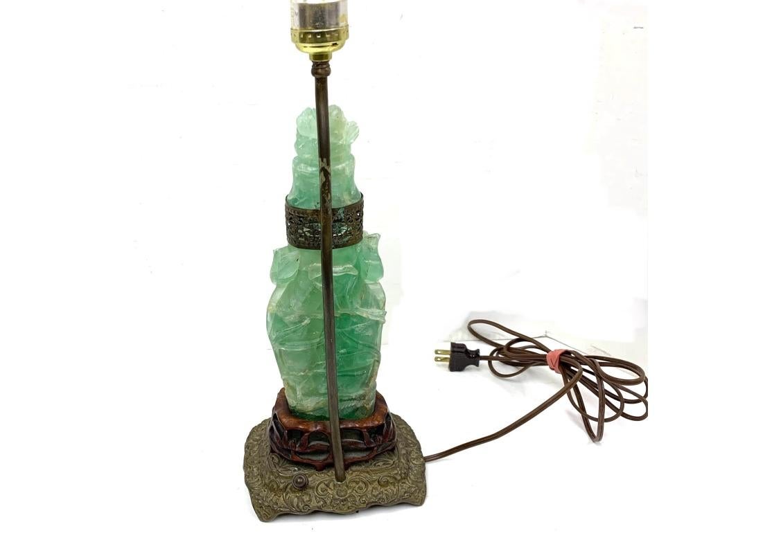 Paire de lampes chinoises anciennes compatibles en quartz vert sculpté à la main en vente 4