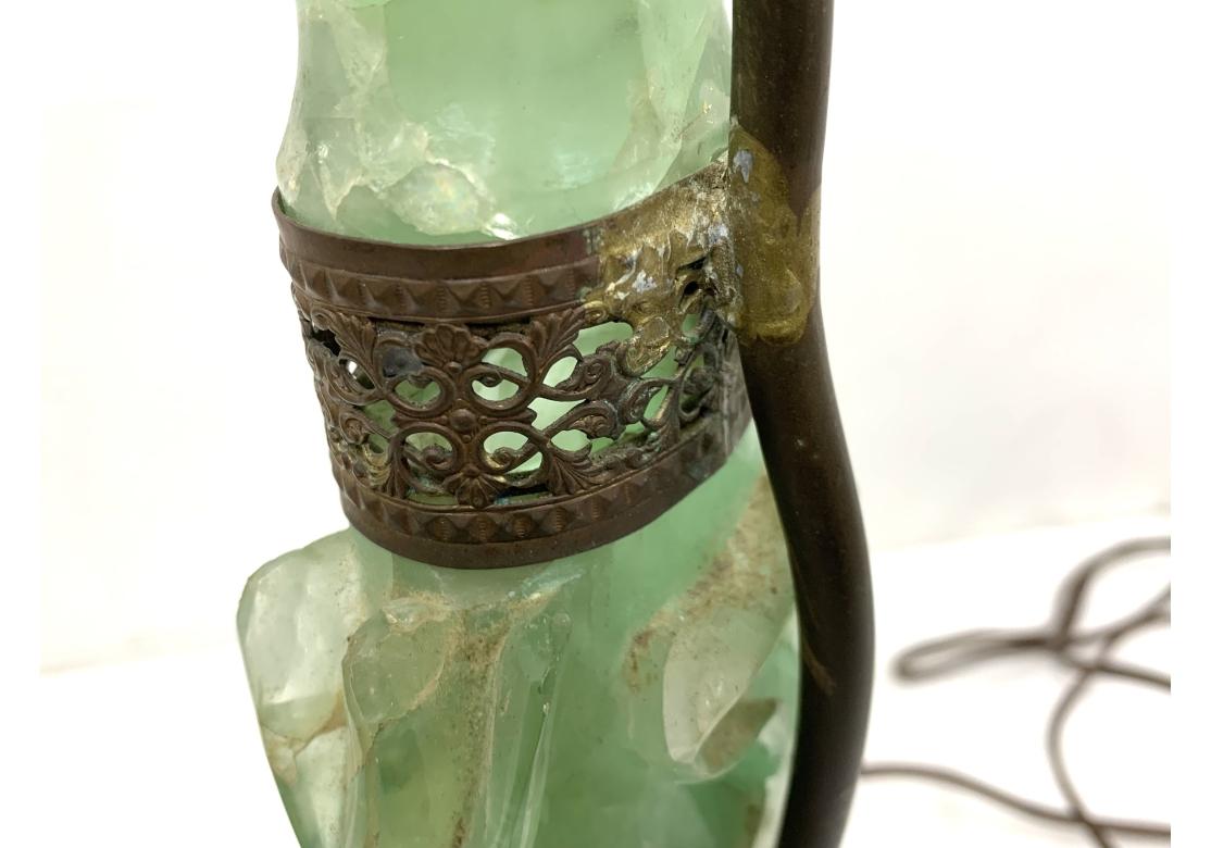 Paire de lampes chinoises anciennes compatibles en quartz vert sculpté à la main en vente 9