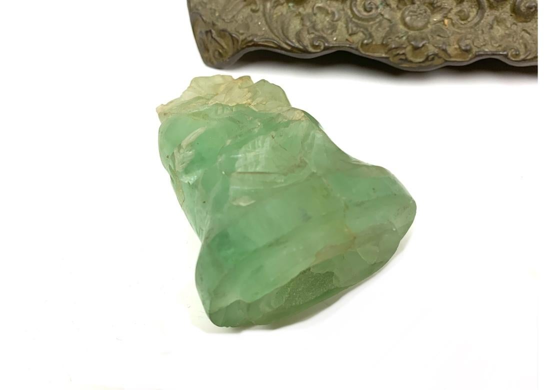 Sculpté Paire de lampes chinoises anciennes compatibles en quartz vert sculpté à la main en vente