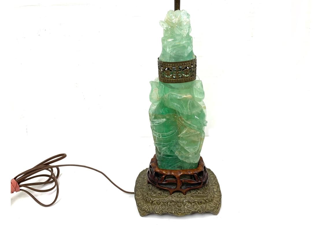 XIXe siècle Paire de lampes chinoises anciennes compatibles en quartz vert sculpté à la main en vente