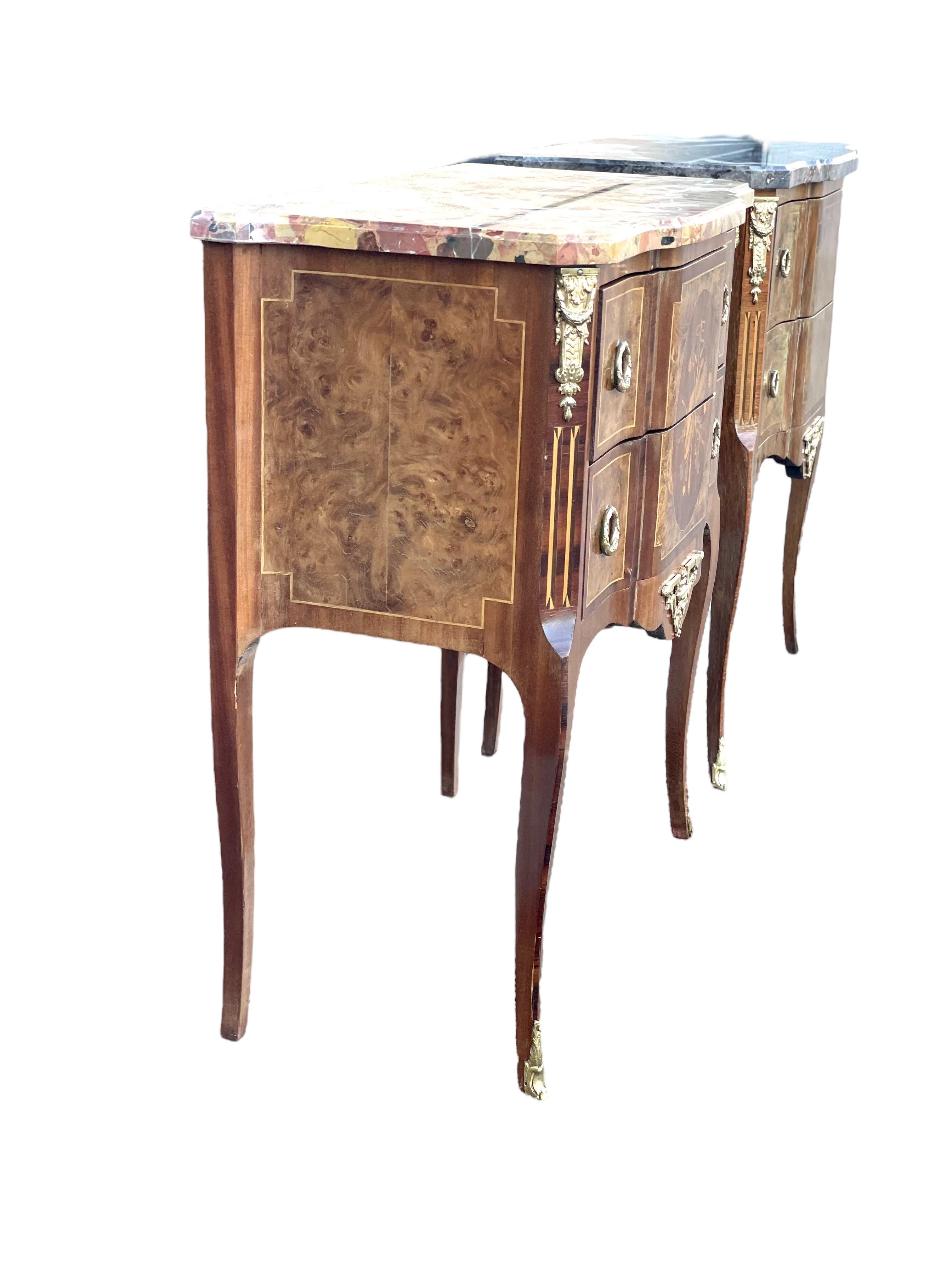 19th Century French Transitional Commodes with Marble Tops In Good Condition For Sale In LA CIOTAT, FR