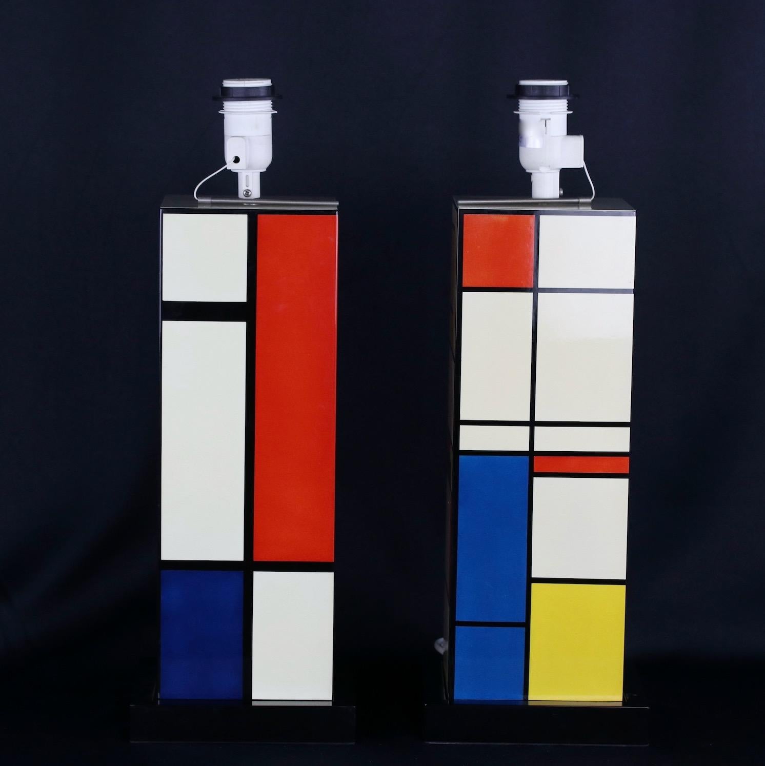 Européen Paire de lampes des années 1960, style Piet Mondrian  en vente