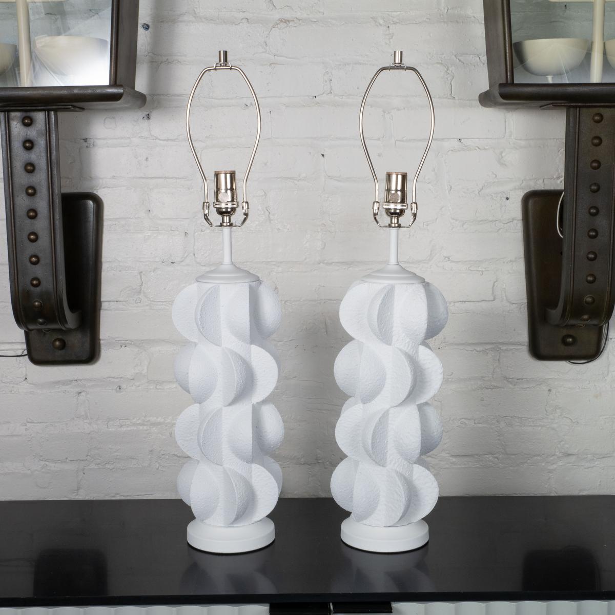 Modern Pair of composition modern motif table lamps For Sale