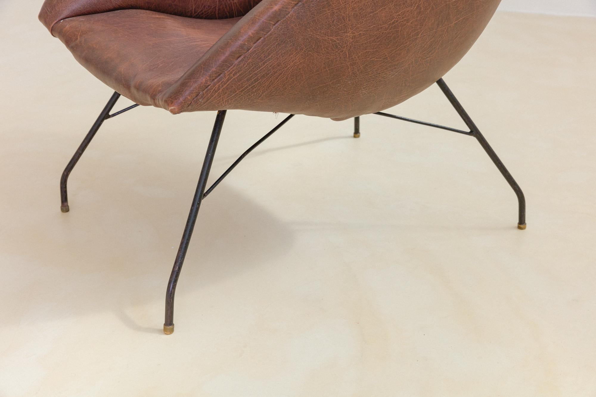 Pareja de sillas Concha de Carlo Hauner y Martin Eisler, 1953, diseño brasileño en venta 3