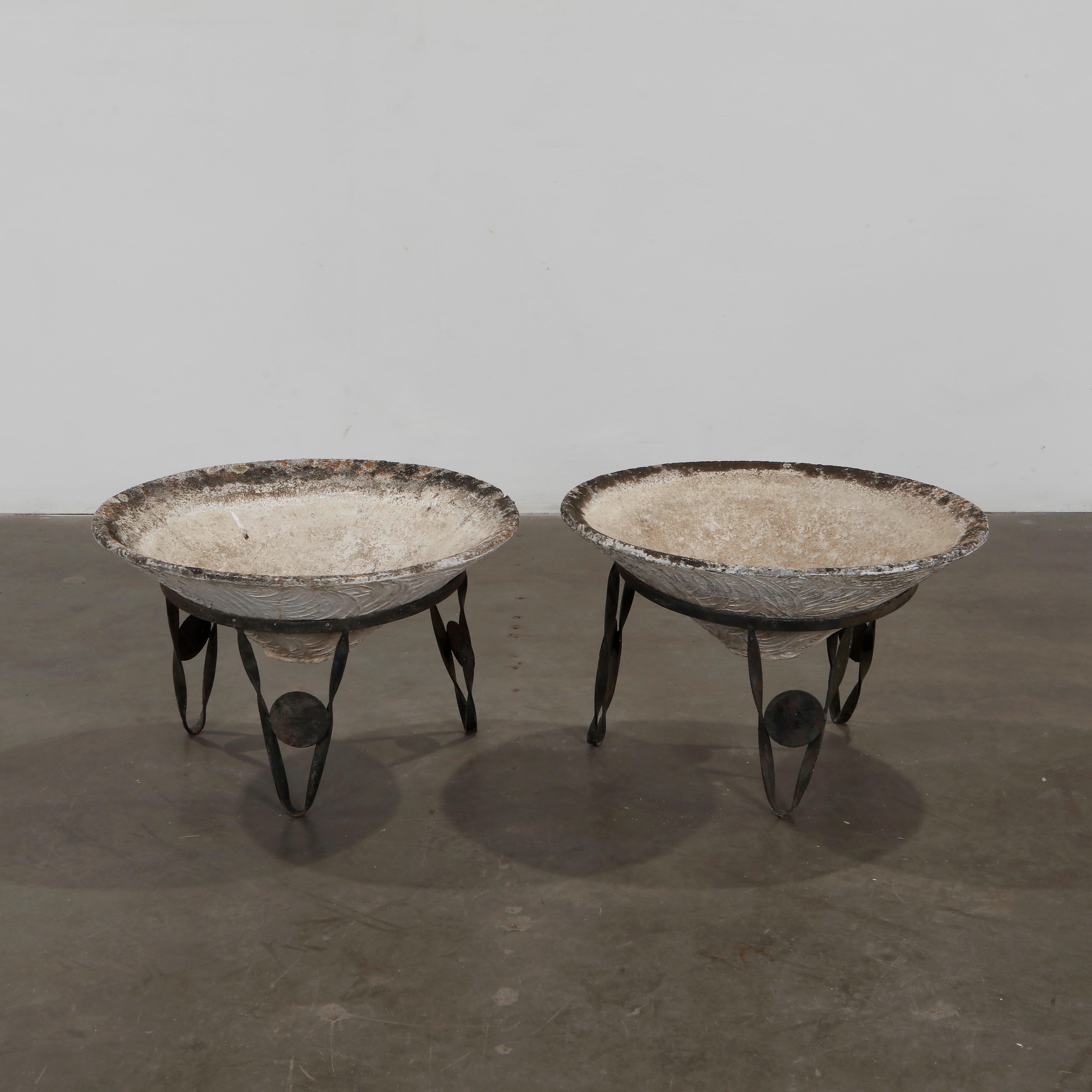 Mid-Century Modern Pair of Concrete Conical Planters on Stands, France, 1960s For Sale
