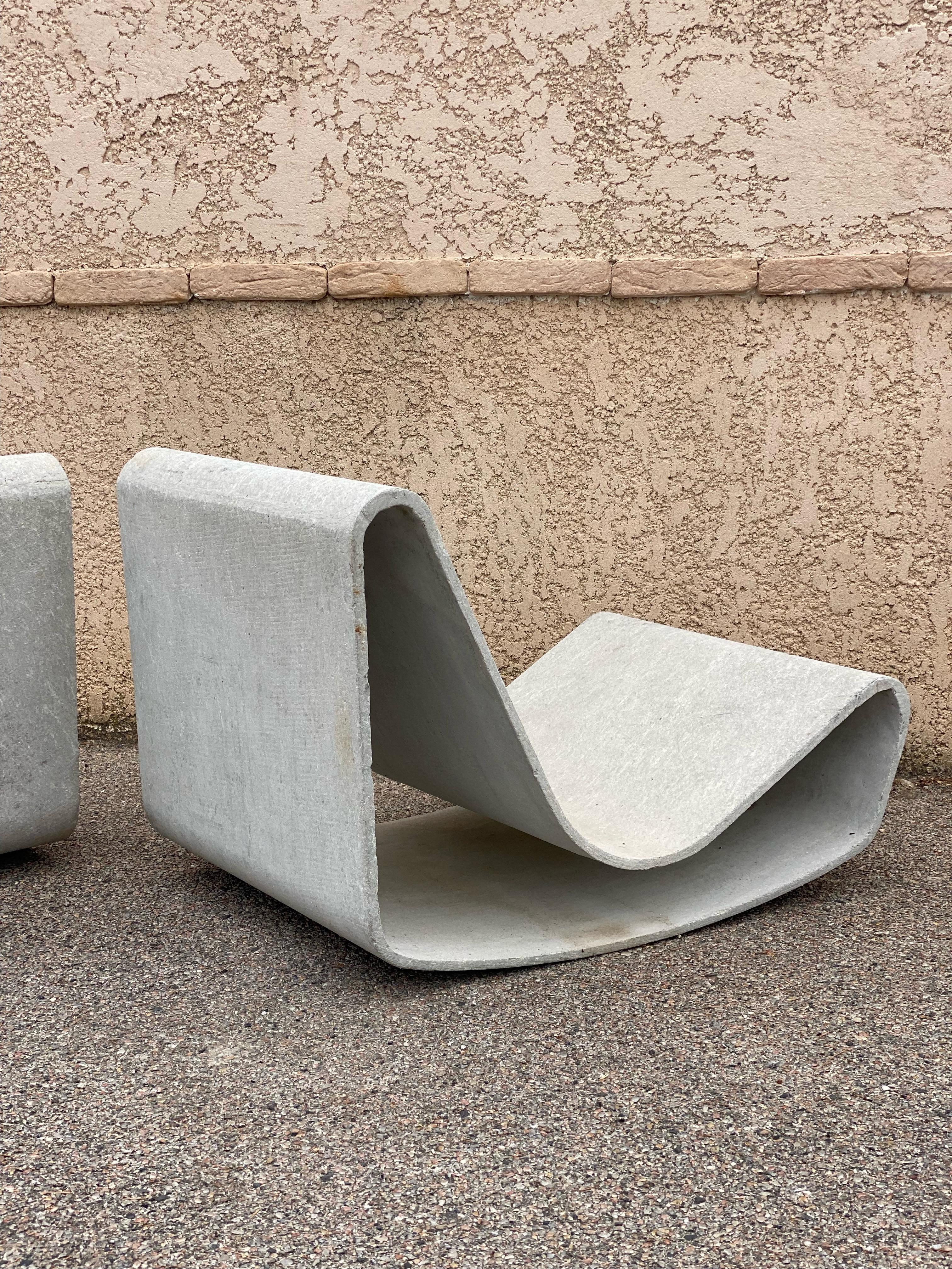 Paar Betonschleifenstühle aus Beton, Design von Willy Guhl, 1960er Jahre im Zustand „Hervorragend“ in leucate, FR