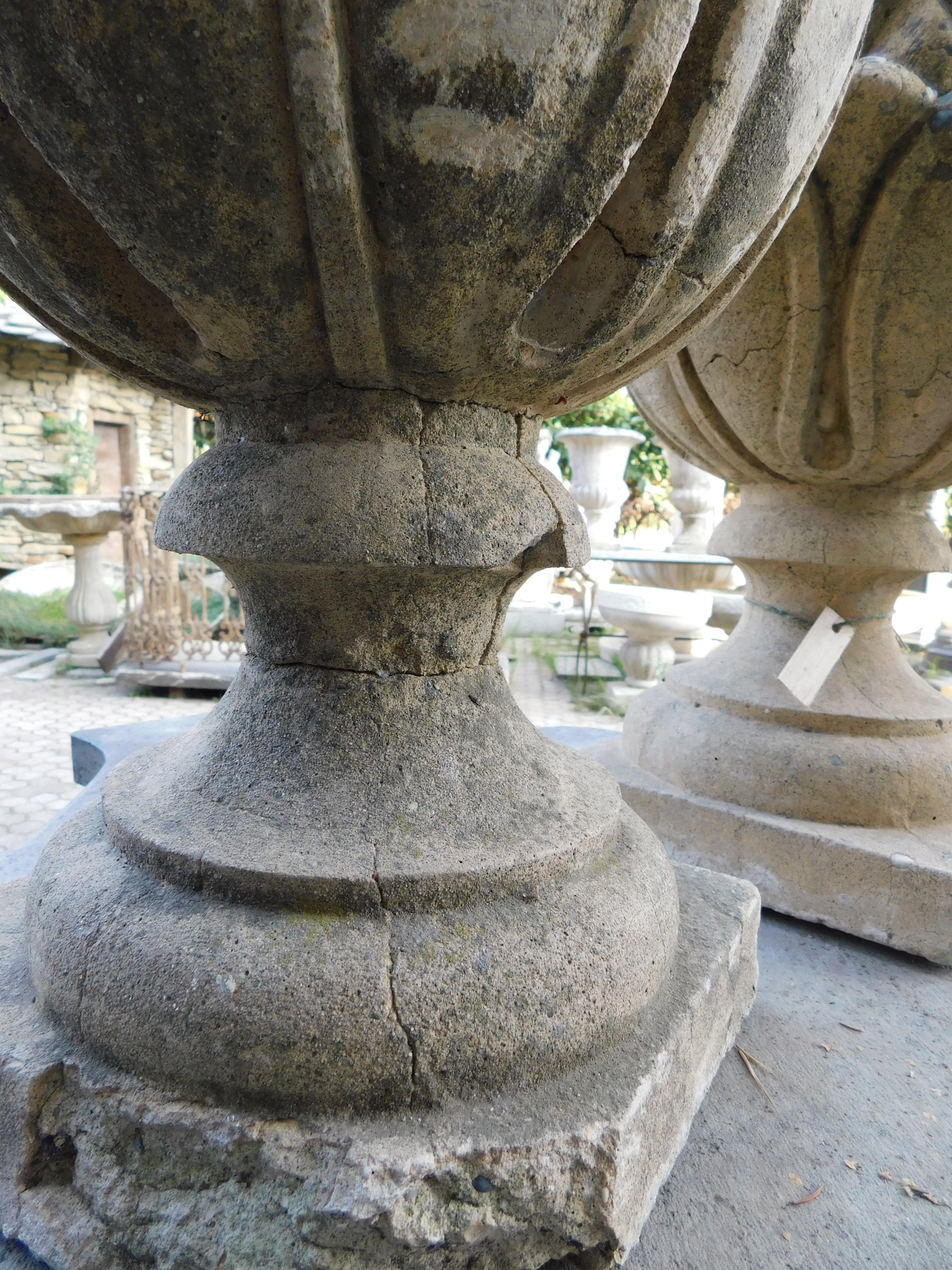 Concrete Pair of concrete pine cones, column or outdoor decoration, Italy For Sale