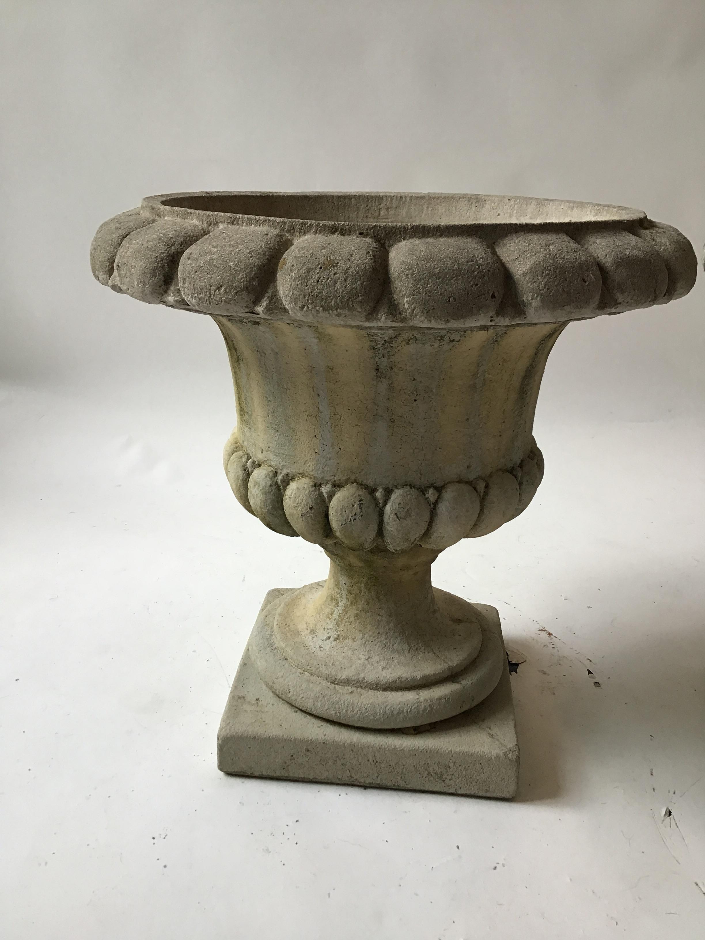 Pair of Concrete Urns by Campania In Good Condition For Sale In Tarrytown, NY