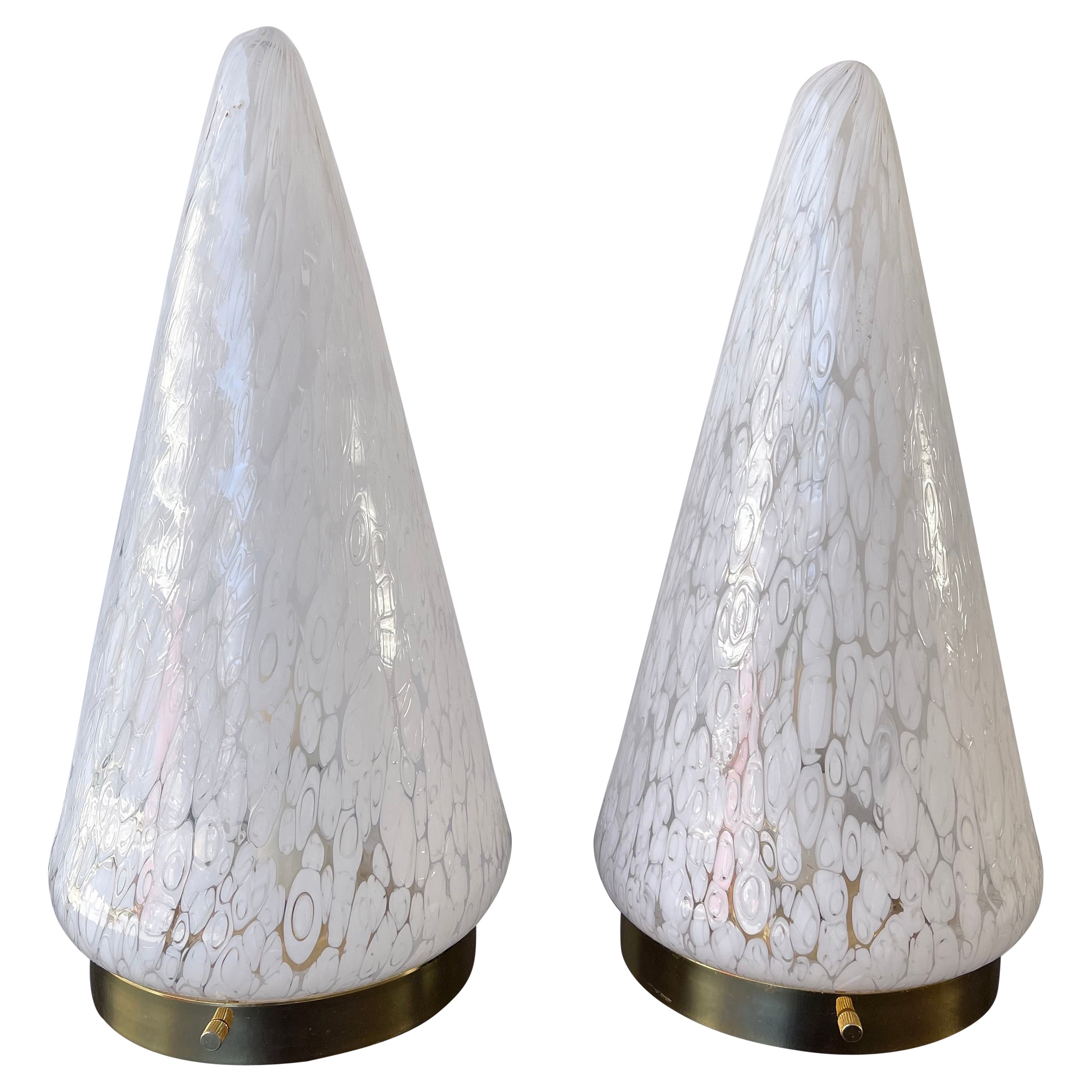 Paire de lampes cônes en verre de Murano et laiton par Esperia. Italie, 1970