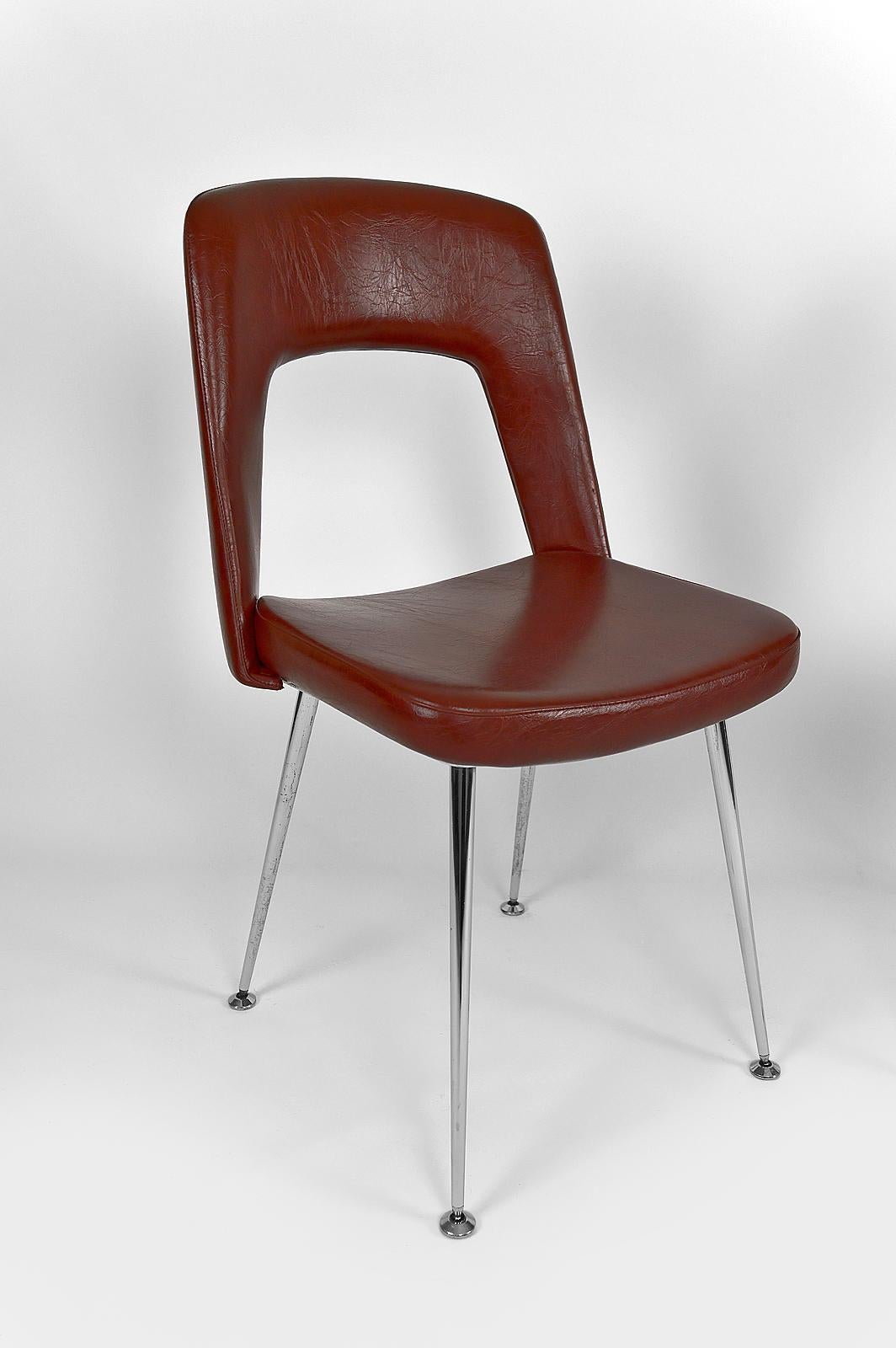 Pair of Conference Chairs in Chrome and Leatherette, circa 1960 For Sale 2