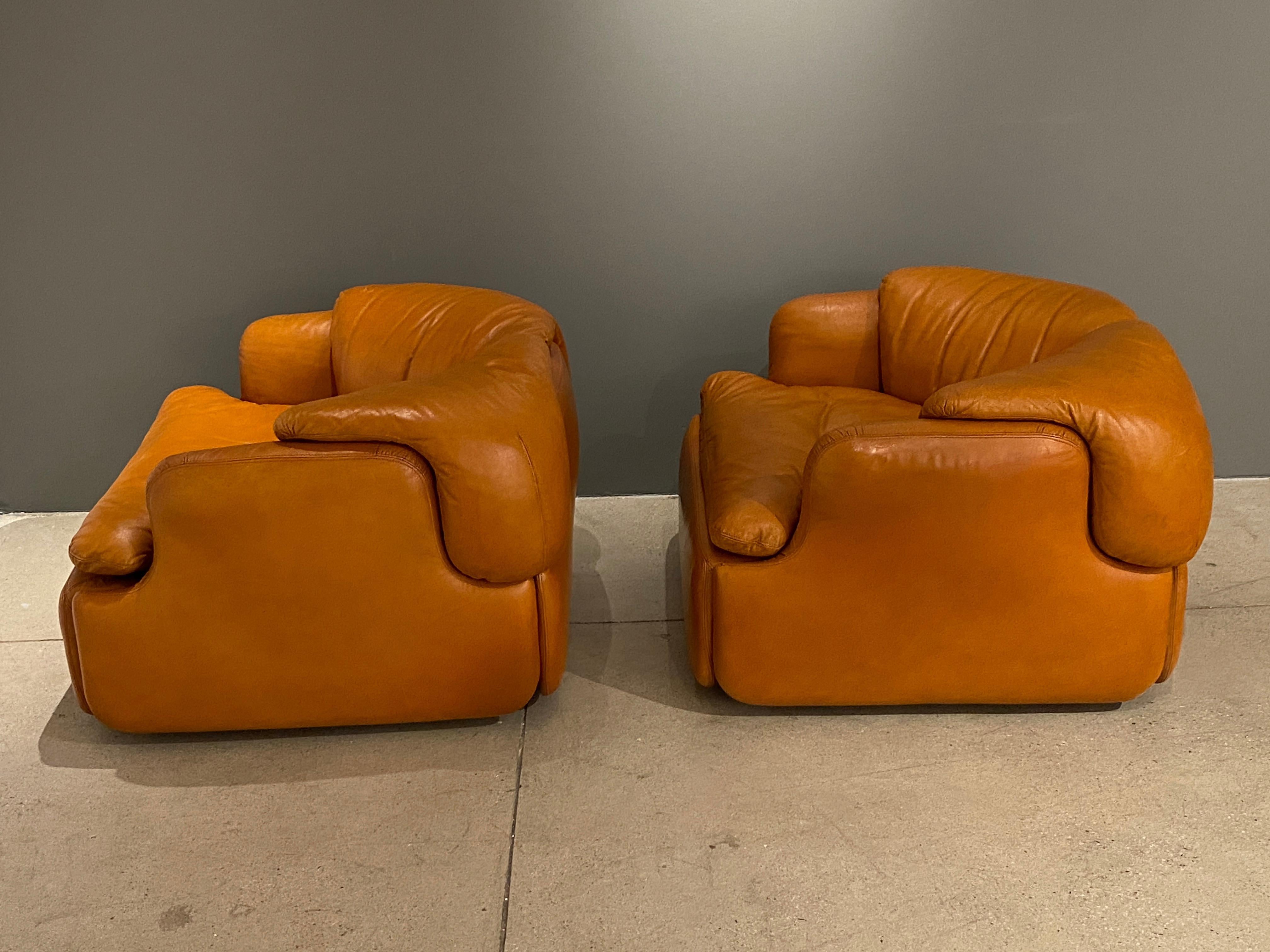 Pair of Confidential Armchairs 3