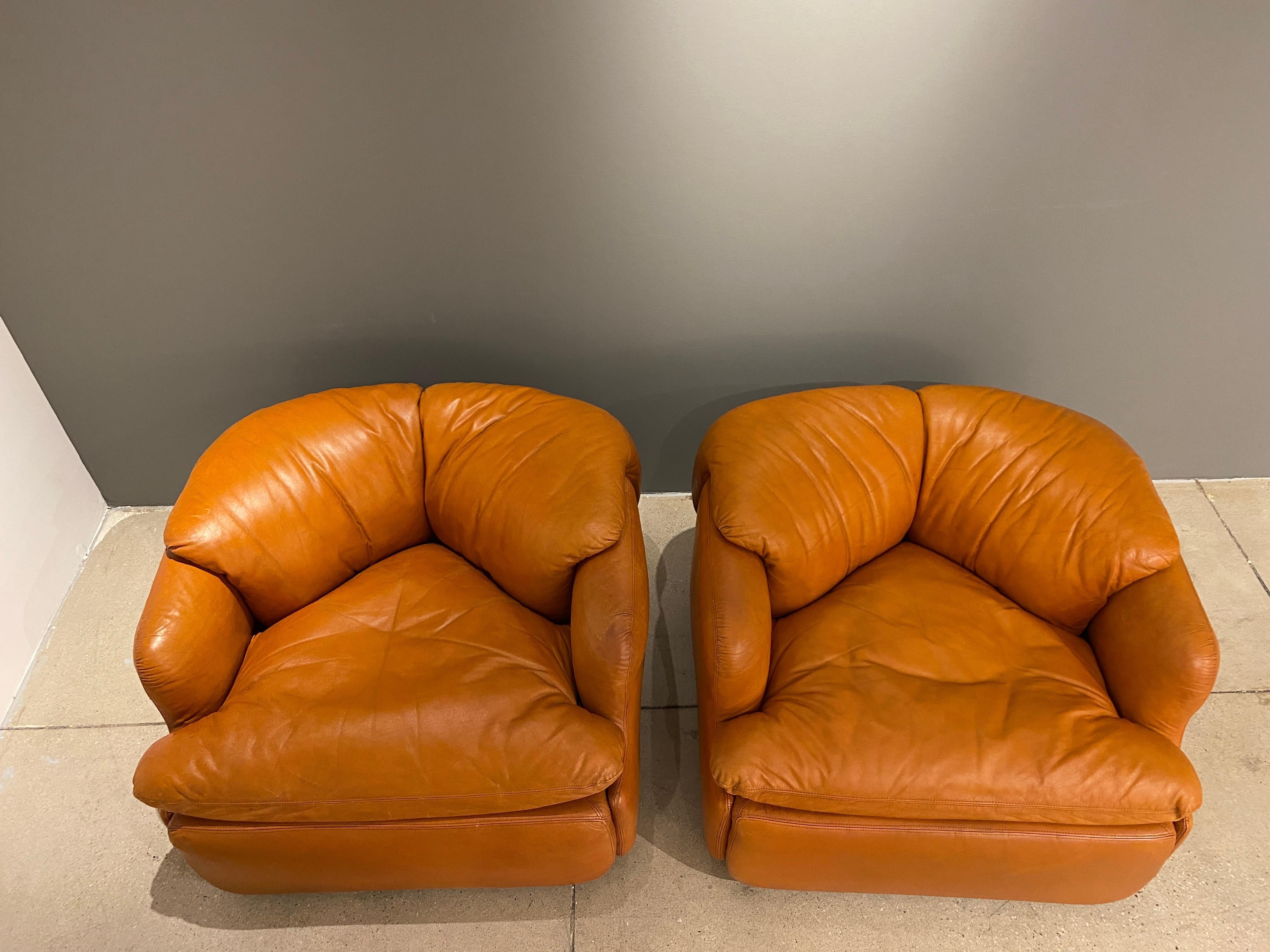 Pair of Confidential Armchairs 4