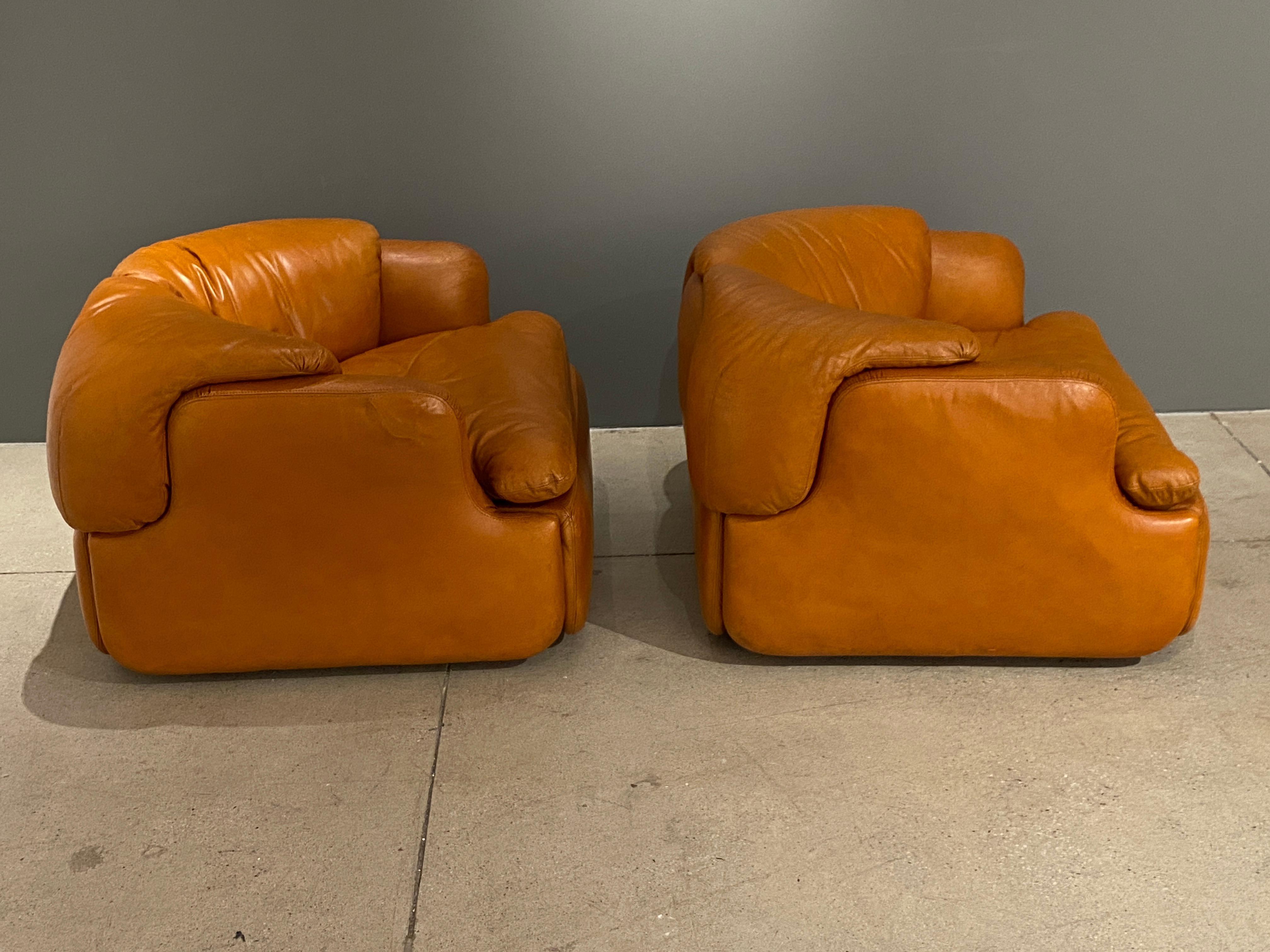 Pair of Confidential Armchairs 2