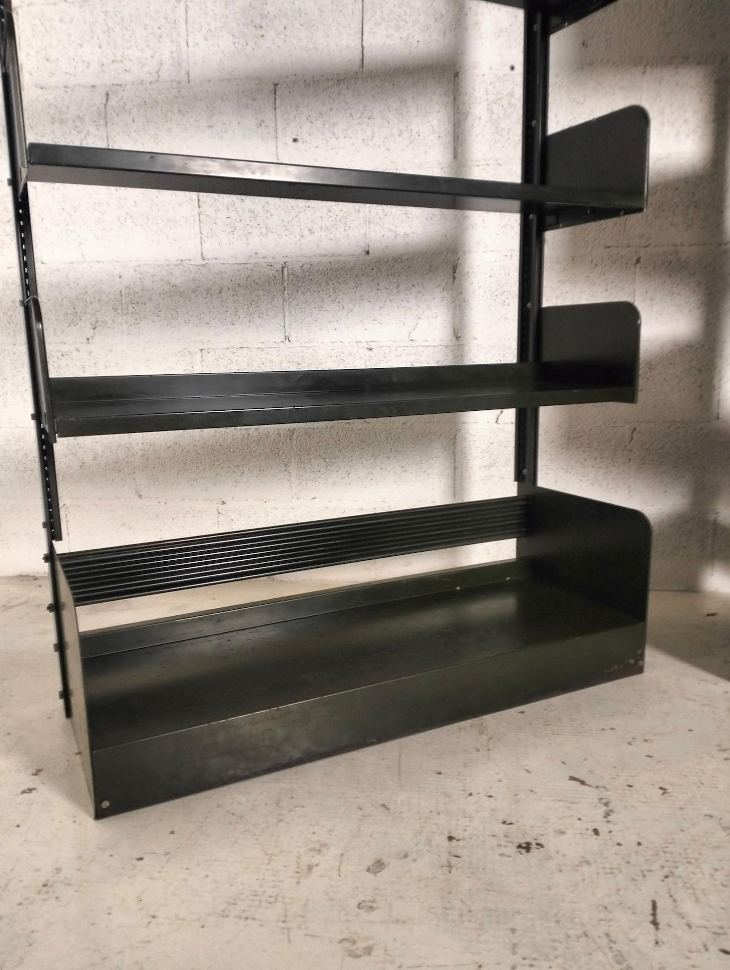 Pareja de librerías de metal verde oliva 