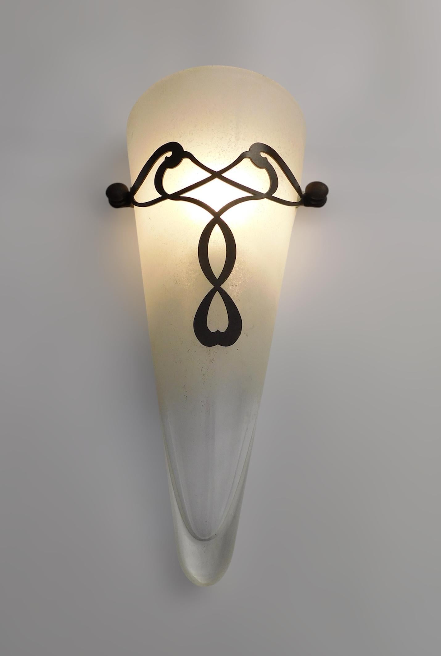 Pair of Conical Murano Sconces, 2 Pairs Available en vente 1