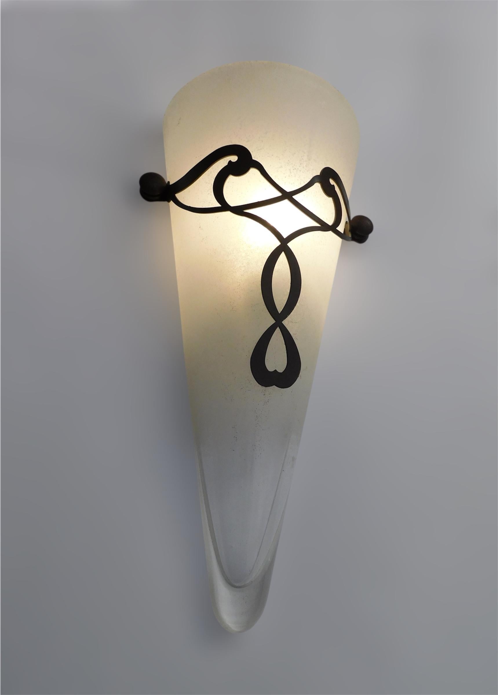 Pair of Conical Murano Sconces, 2 Pairs Available en vente 2