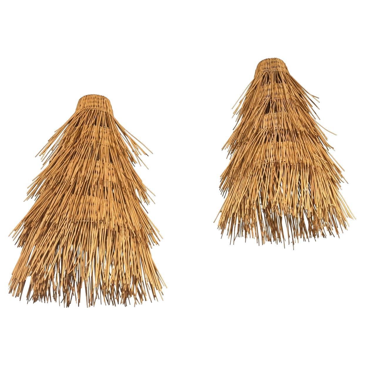 Paire de suspensions coniques en rotin français