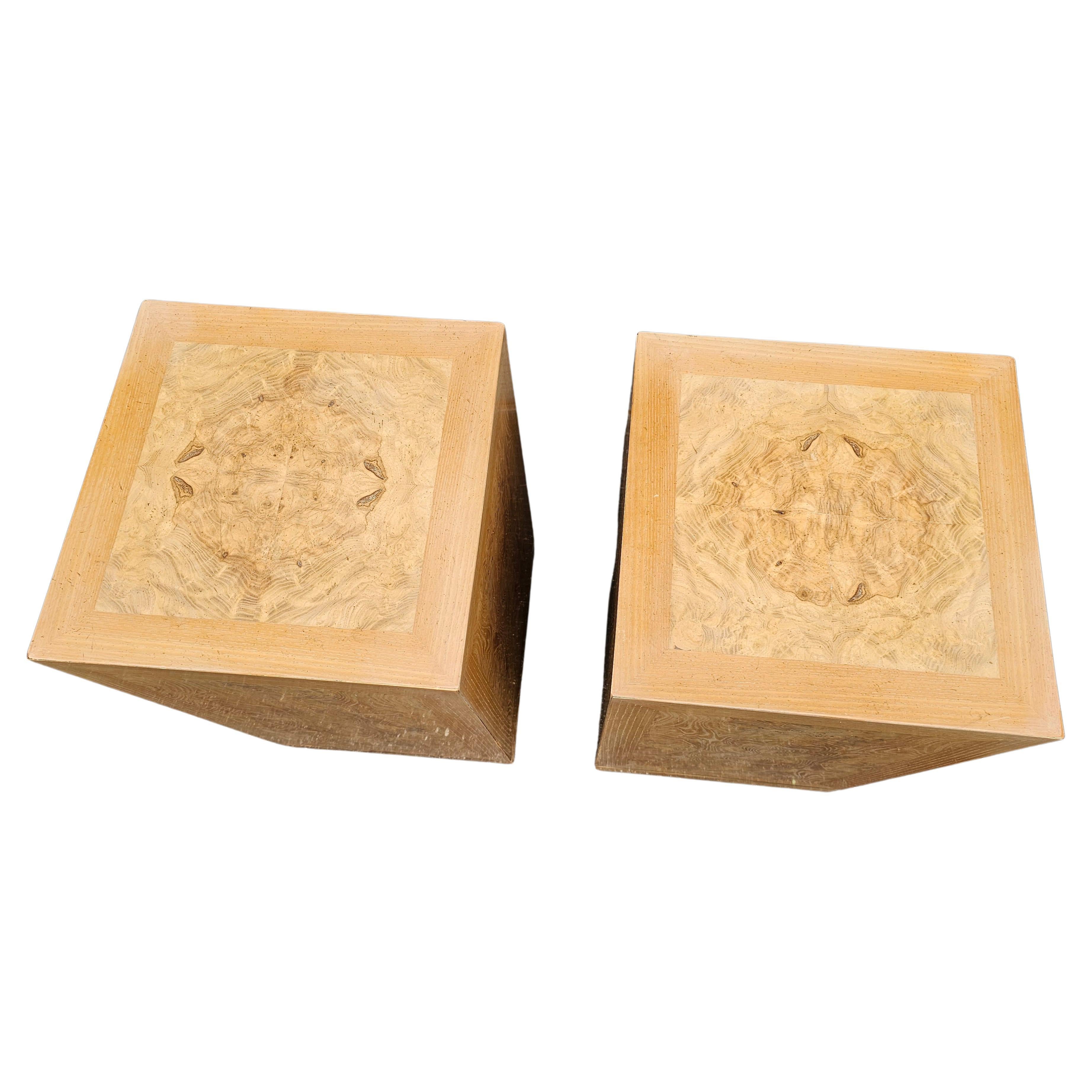 Par de pedestales/columnas de arce y latón Connoisseur By Heritage Burl en Bueno estado para la venta en Germantown, MD
