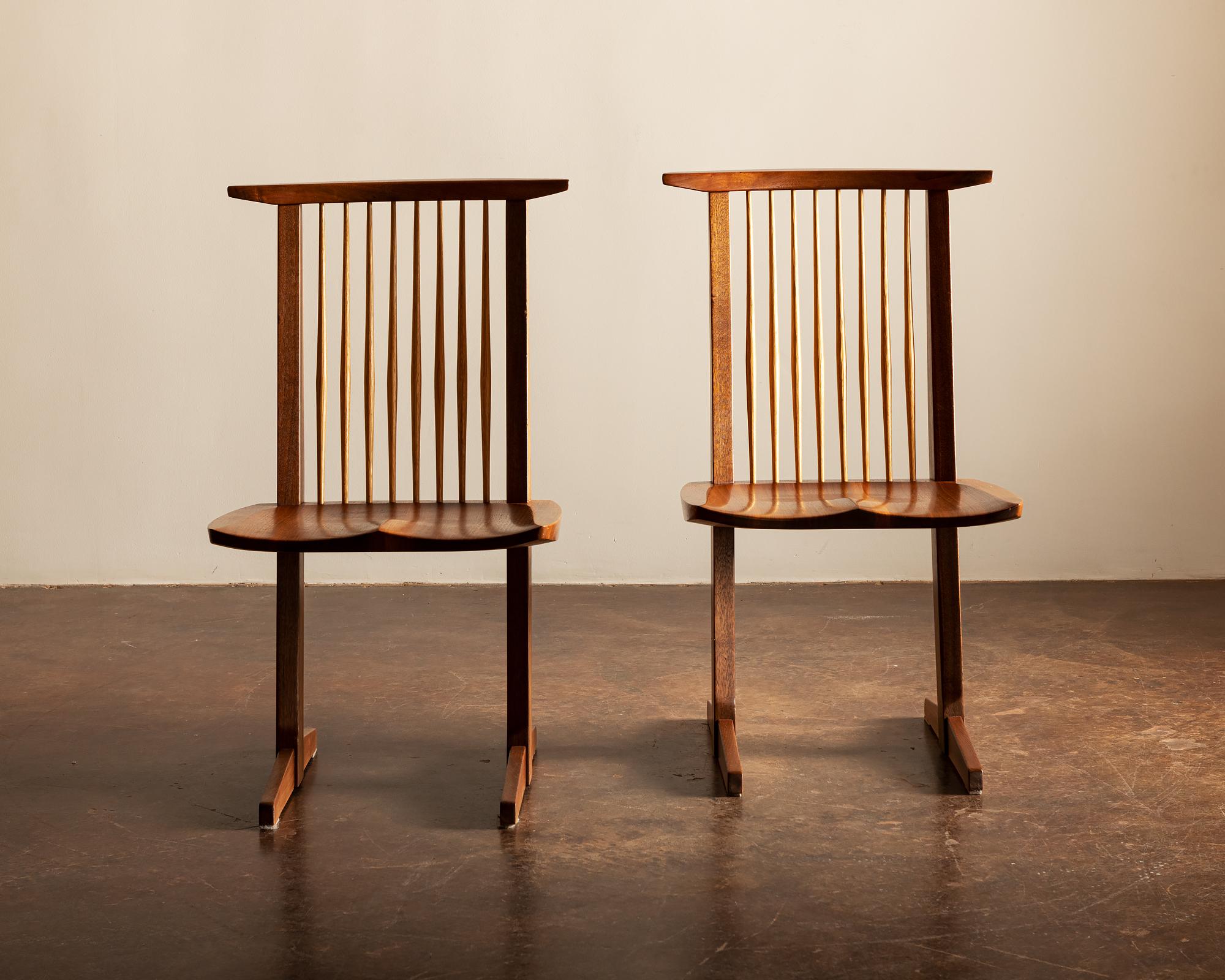 Americano Coppia di sedie Conoid di George Nakashima, 1982 in vendita