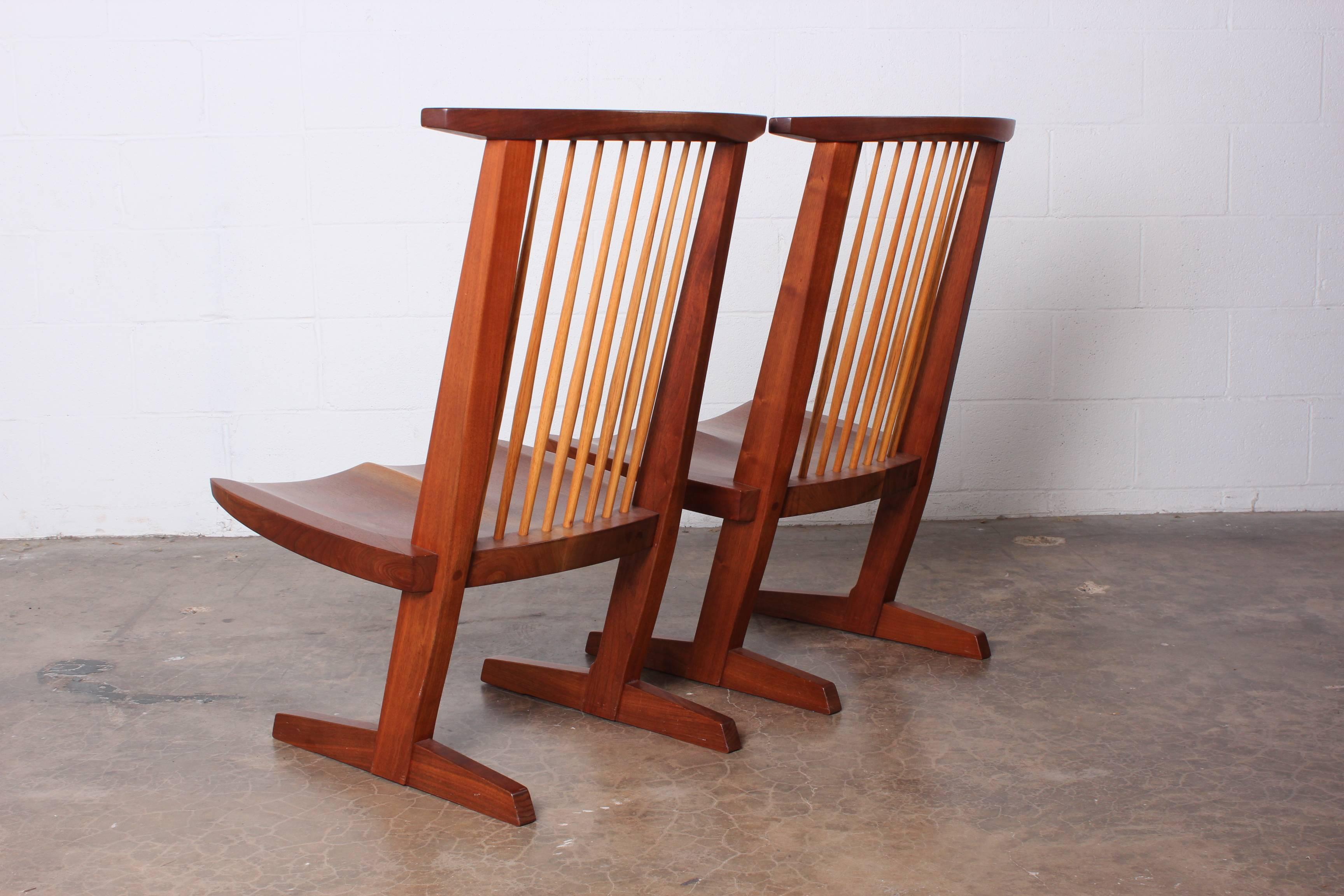 Pair of Conoid Lounge Chairs by George Nakashima In Good Condition In Dallas, TX