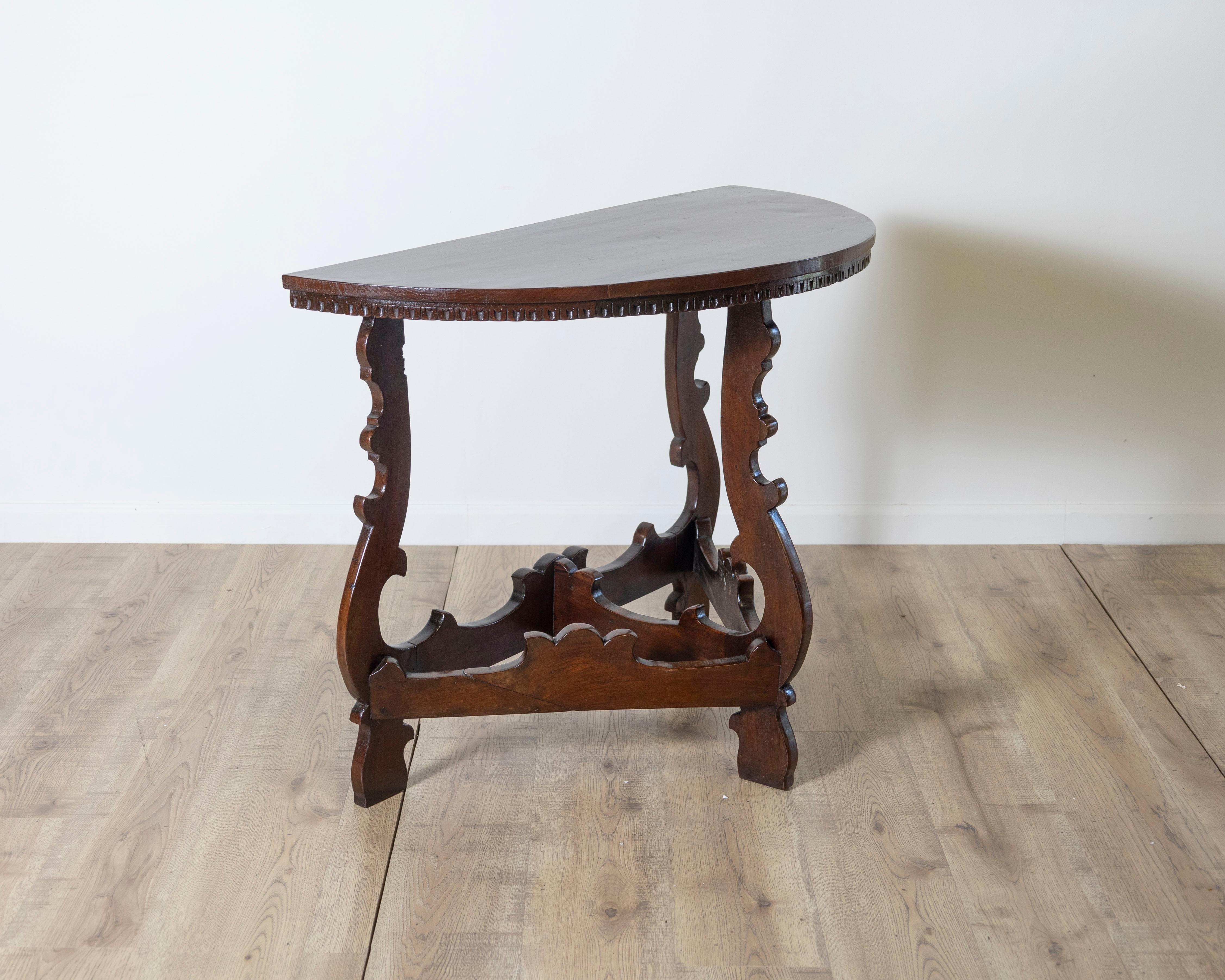 18th Century and Earlier Pair of console in walnut period 18th For Sale