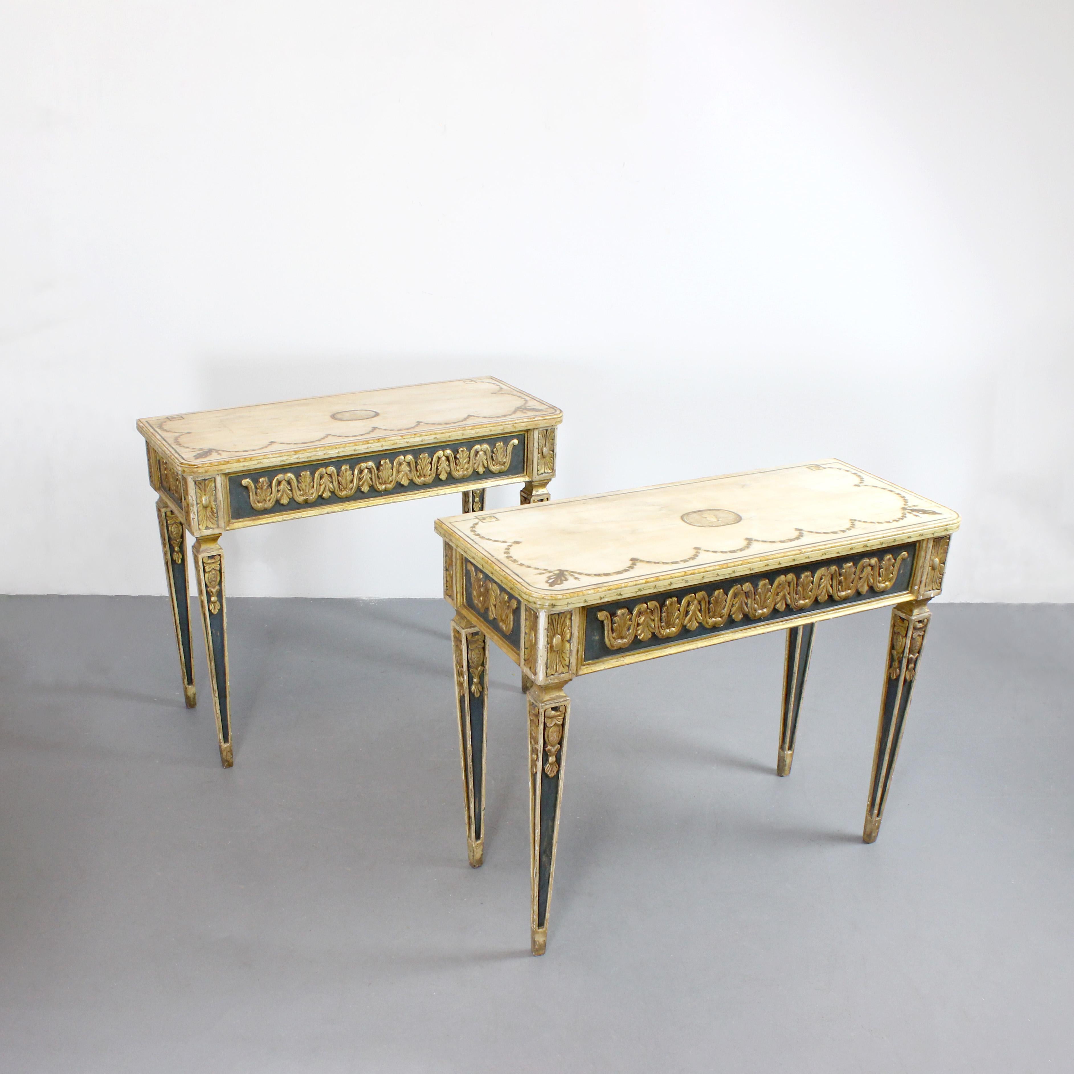 Paar KonsolentischeNeoklassizistischer Stil - Frühes 19. Jahrhundert - Italien (Italienisch) im Angebot