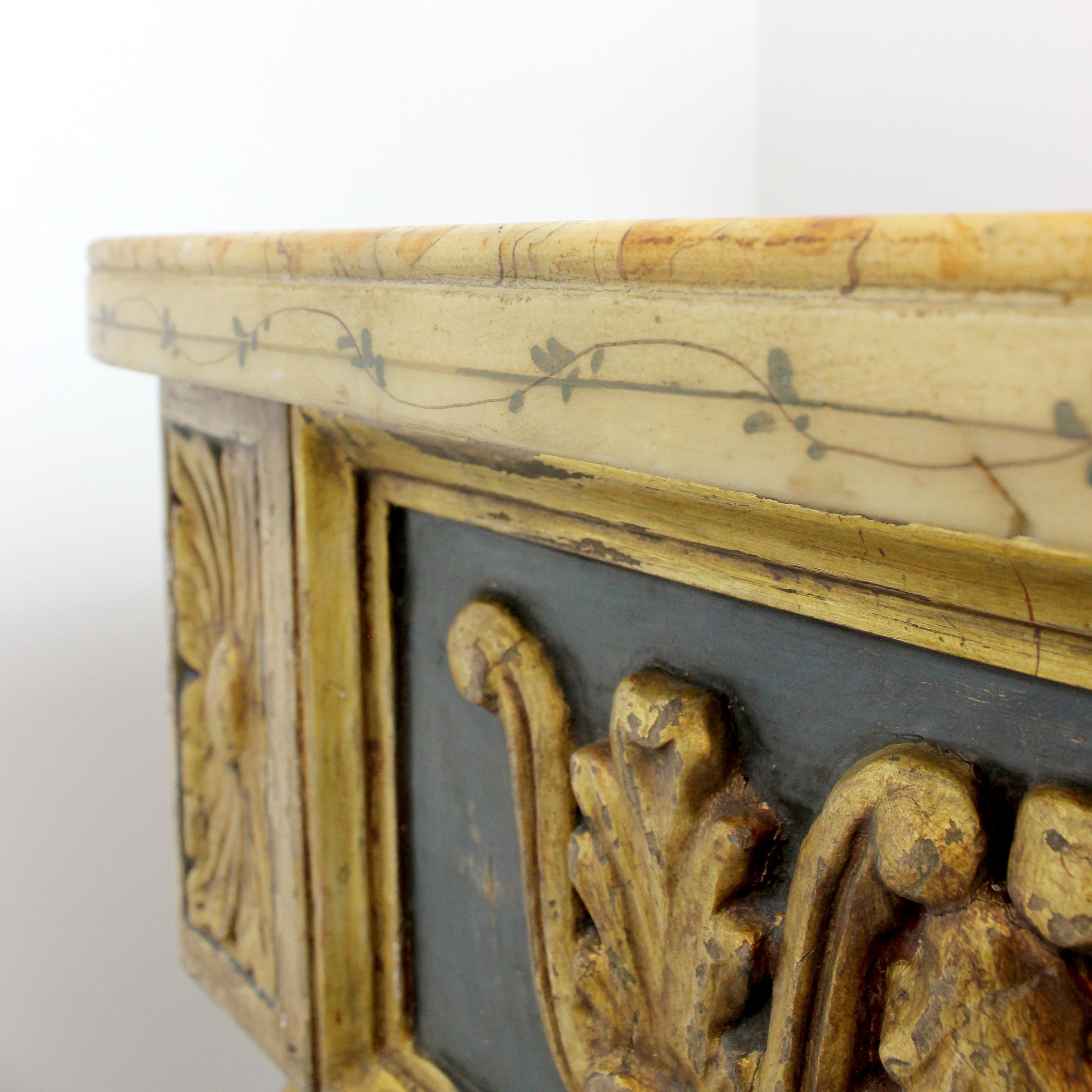 Paar KonsolentischeNeoklassizistischer Stil - Frühes 19. Jahrhundert - Italien (Polychromiert) im Angebot