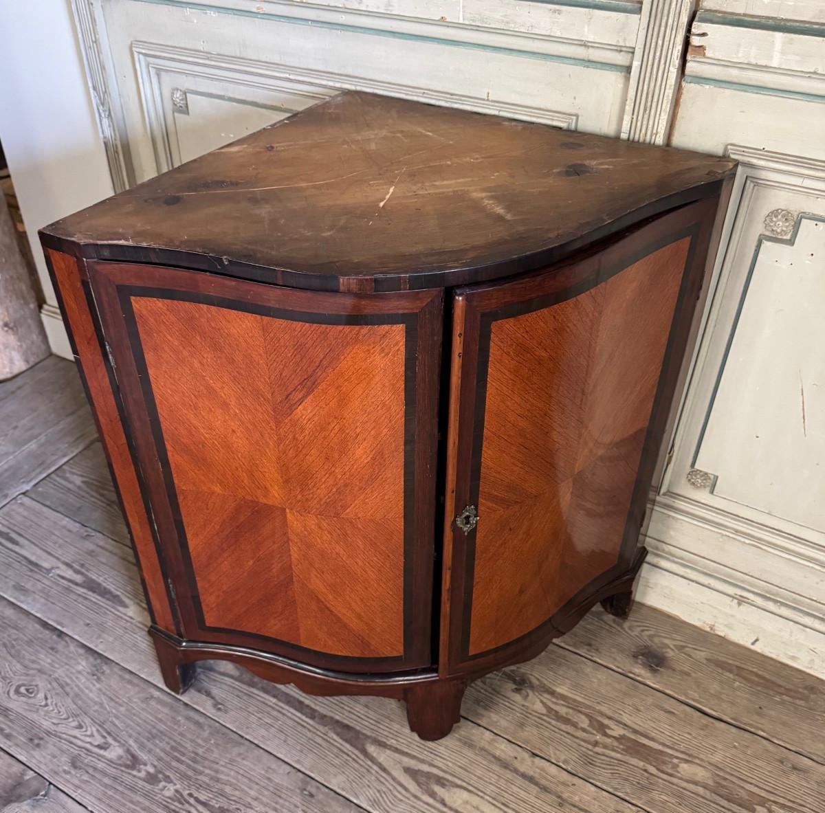 Luigi XV Coppia di console, impiallacciatura di mogano e palissandro, marmo blu turchese, XVIII sec. in vendita