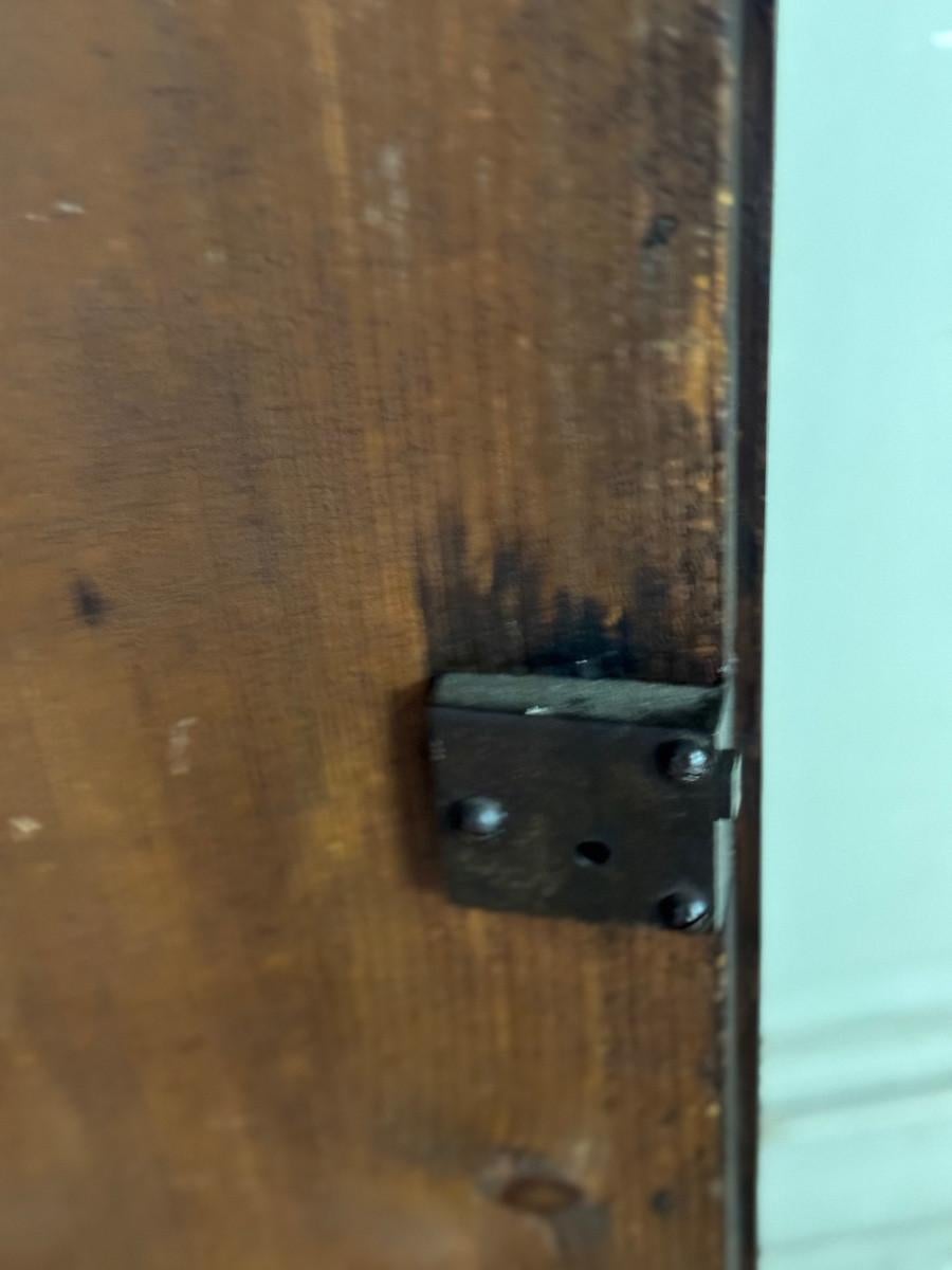 Fino al XVIII secolo Coppia di console, impiallacciatura di mogano e palissandro, marmo blu turchese, XVIII sec. in vendita