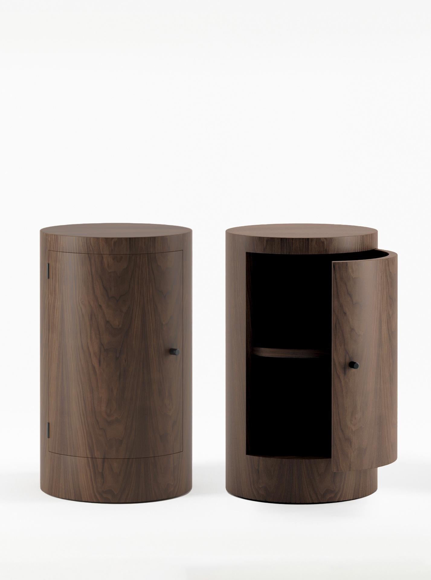 Pareja de Mesillas de Noche Constant en Nogal by Master for Lemon en venta 2