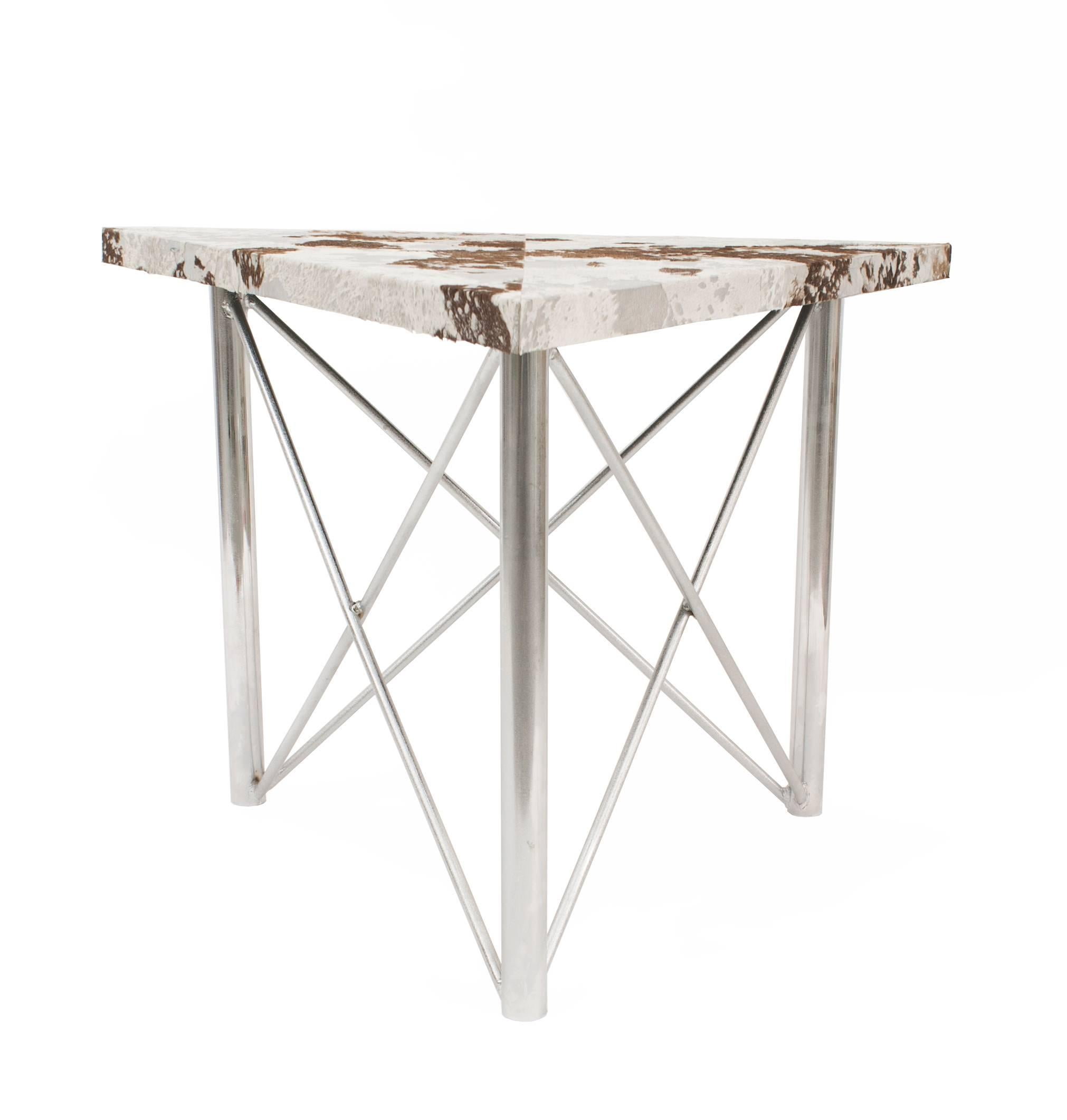 Post-Modern Pair of Contemporary American Chrome Base Side/End Tables For Sale