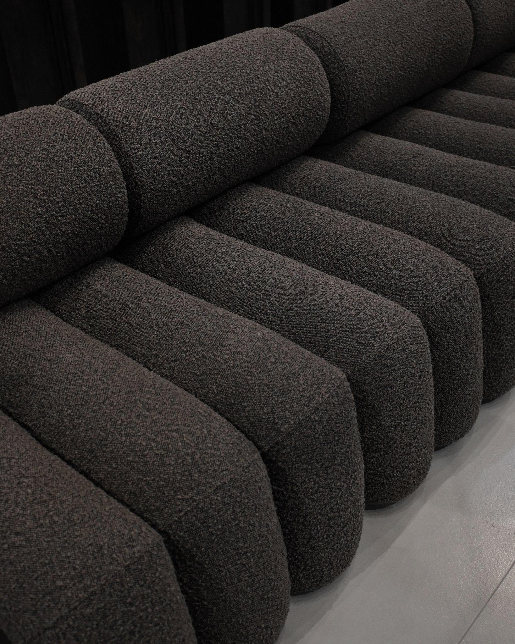 Paar Contemporary Armchairs, Modell Foku - Farbe Deep Taupe - Curly Fabric. im Angebot 5
