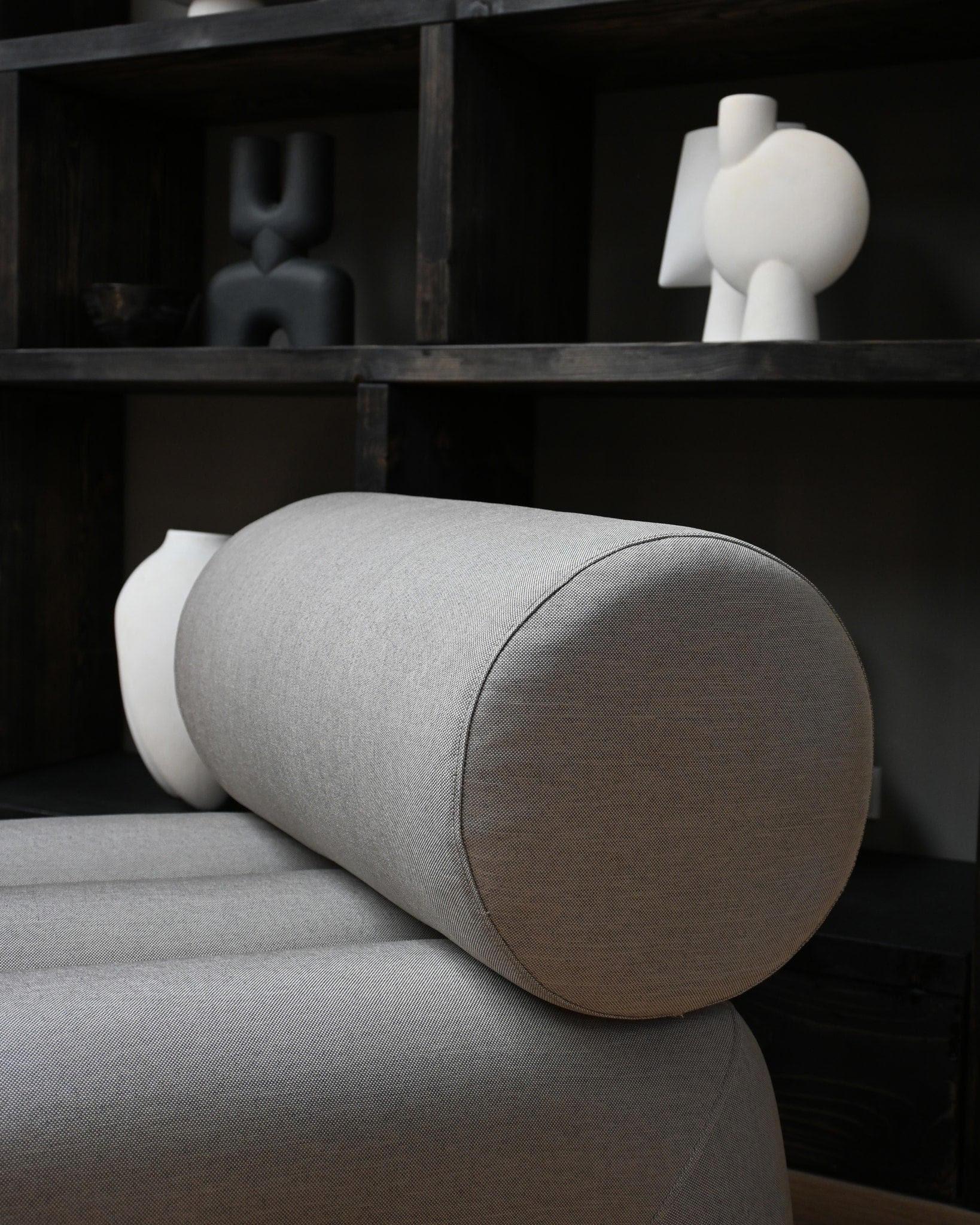 Paire de fauteuils contemporains - Couleur taupe - Tissu résistant au soleil en vente 6