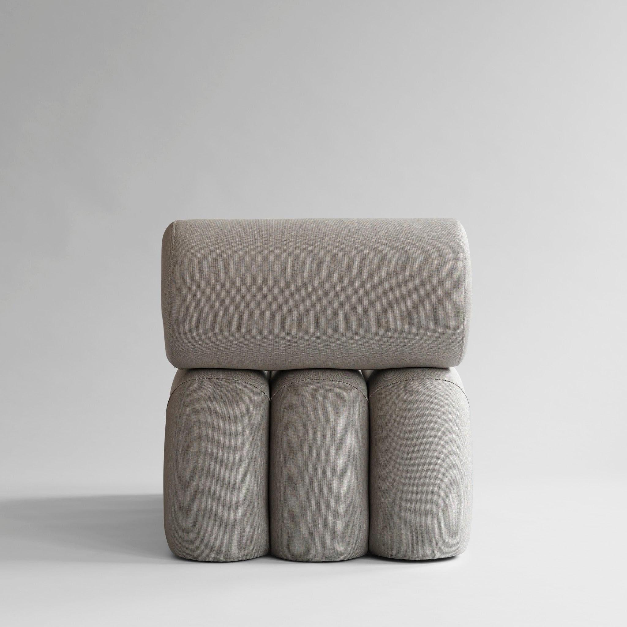 XXIe siècle et contemporain Paire de fauteuils contemporains - Couleur taupe - Tissu résistant au soleil en vente