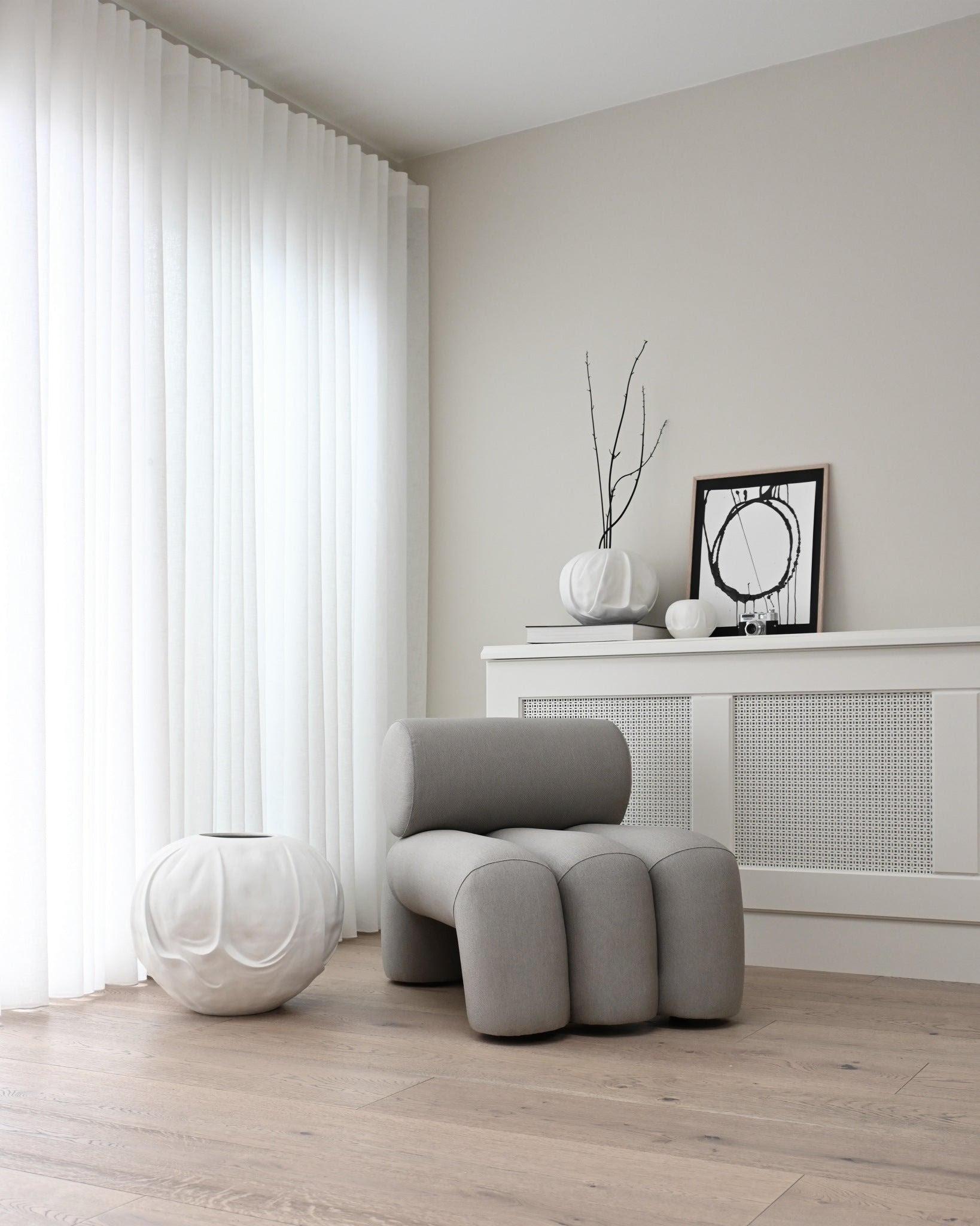 Paire de fauteuils contemporains - Couleur taupe - Tissu résistant au soleil en vente 3