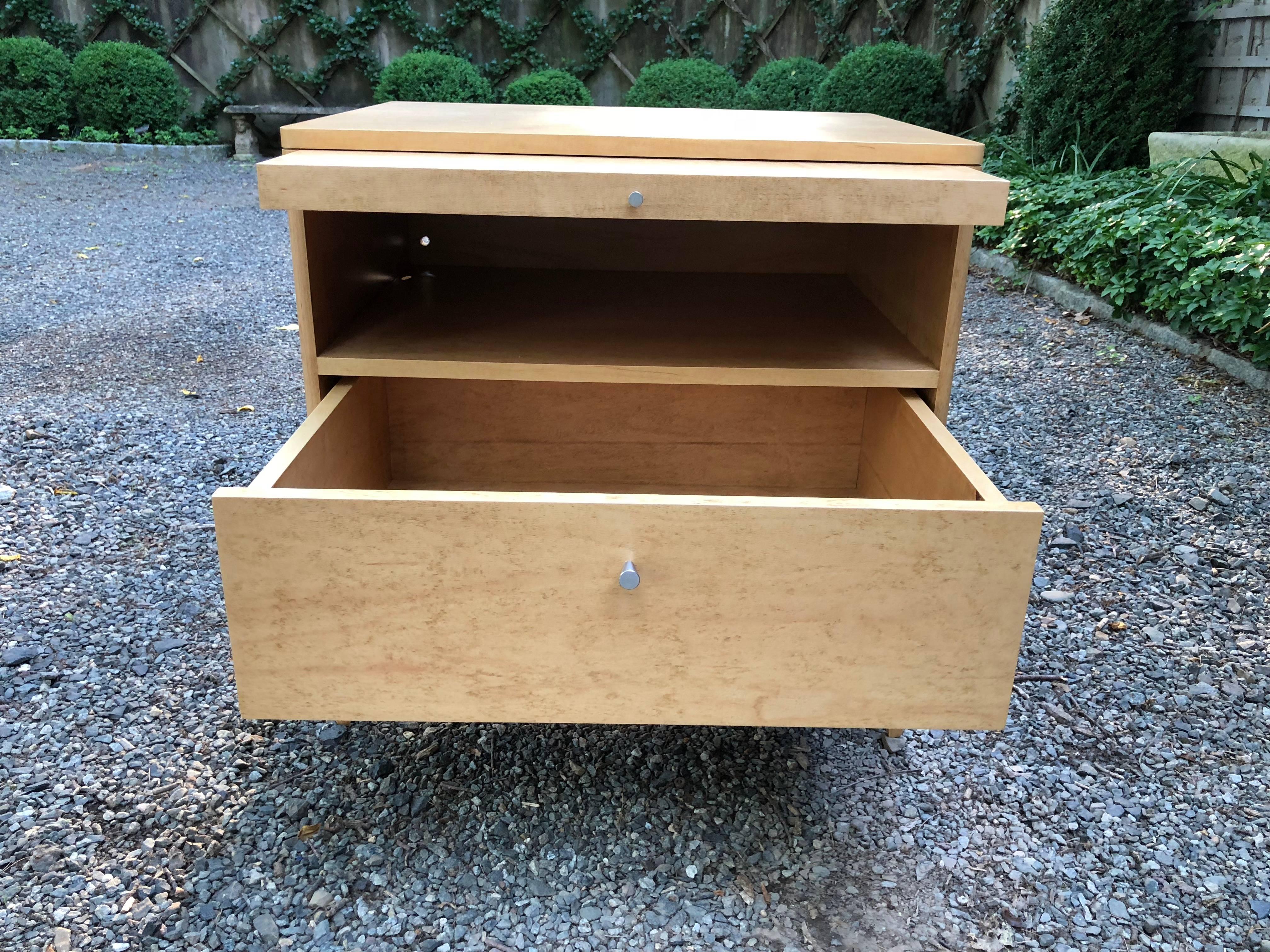 Pair of Contemporary Blonde Wood Barbara Barry Style Nightstands In Excellent Condition In Hopewell, NJ