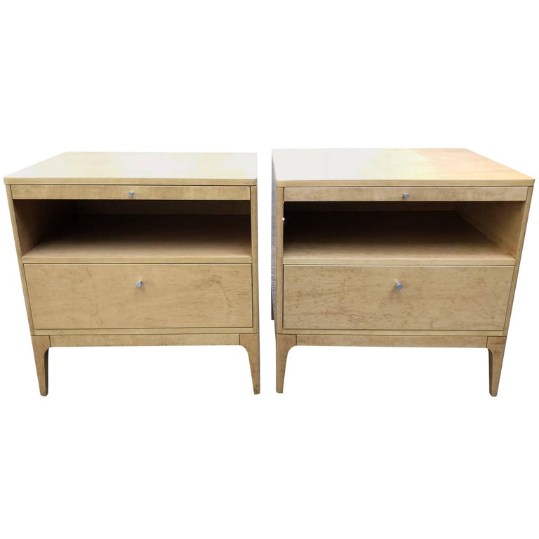 Pair of Contemporary Blonde Wood Barbara Barry Style Nightstands at 1stDibs