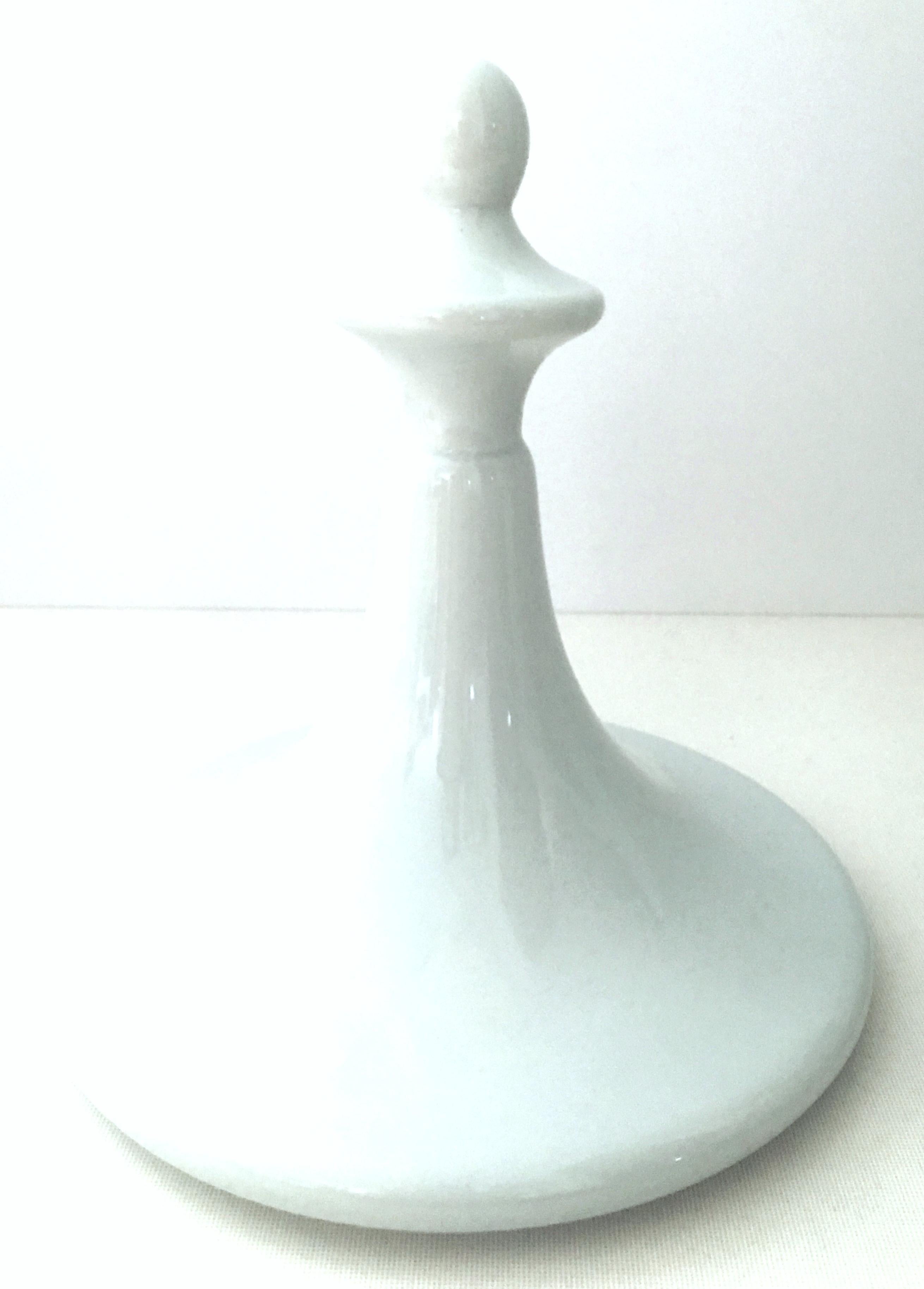 21st Century Pair Of Monumental Ceramic Glaze Chinese Celadon Lidded Floor Urns For Sale 3