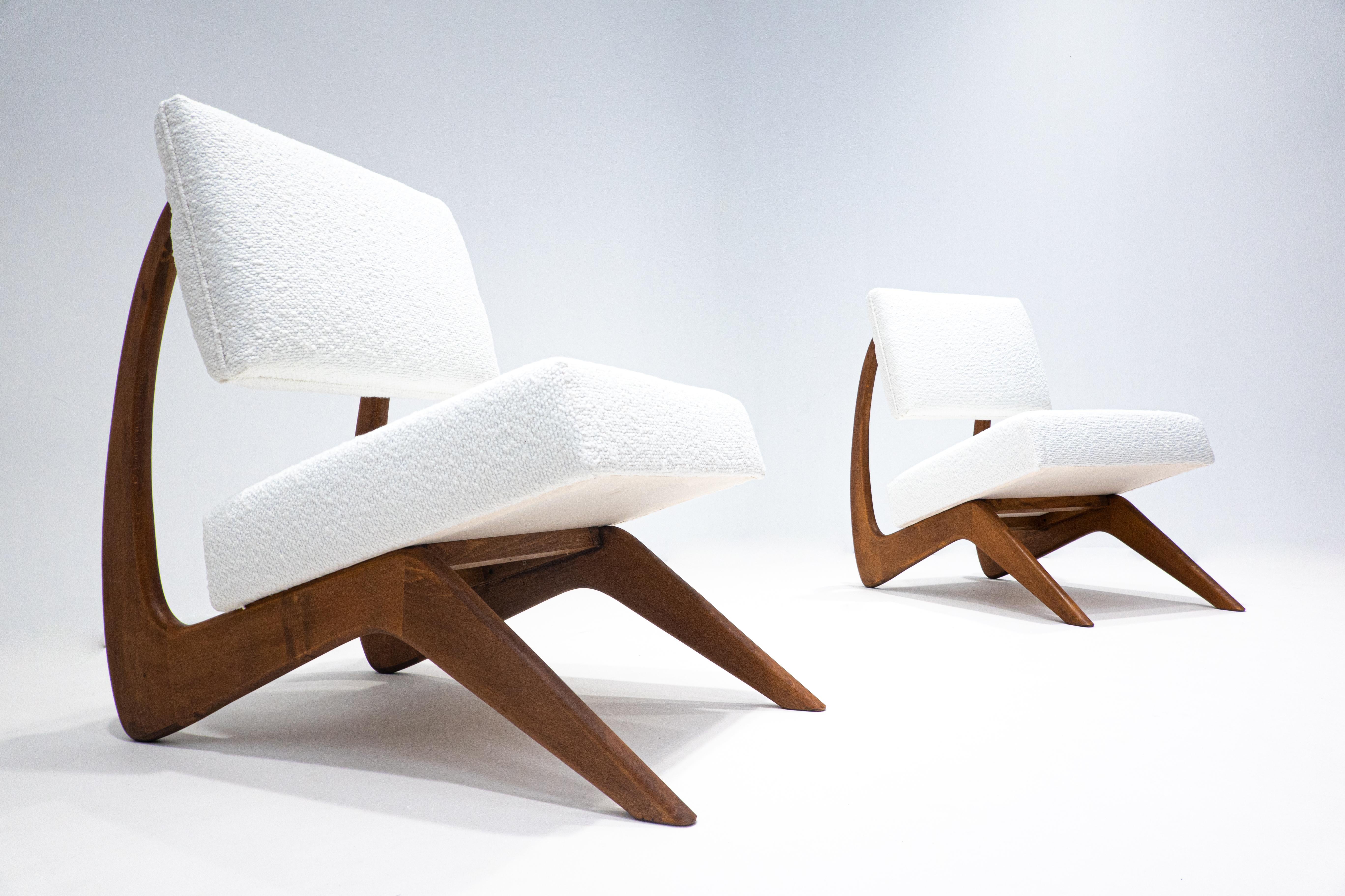Pair of contemporary chairs, white Bouclette and wood, Italy.