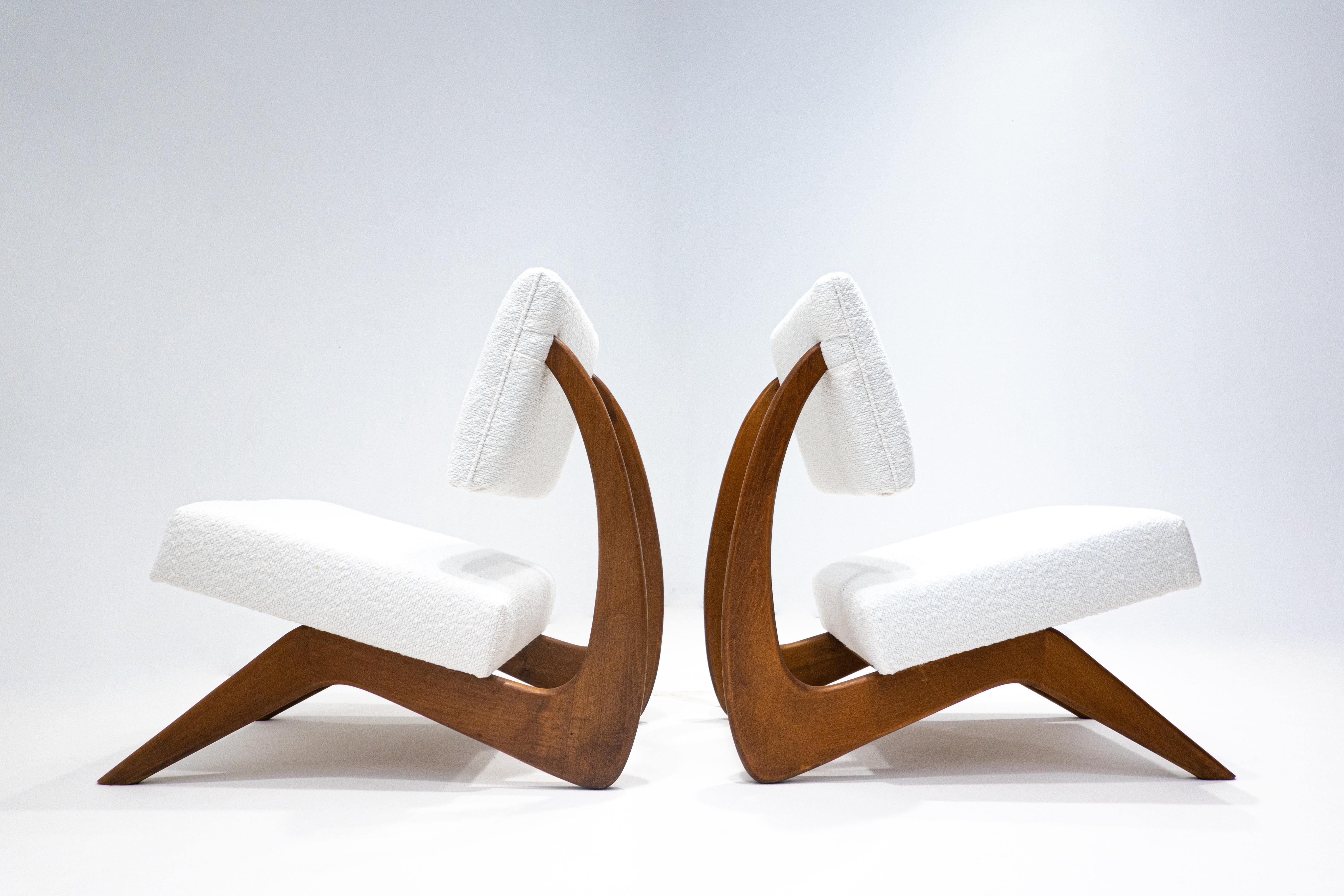 Modern Pair of Contemporary Chairs, White Bouclette and Wood, Italy For Sale