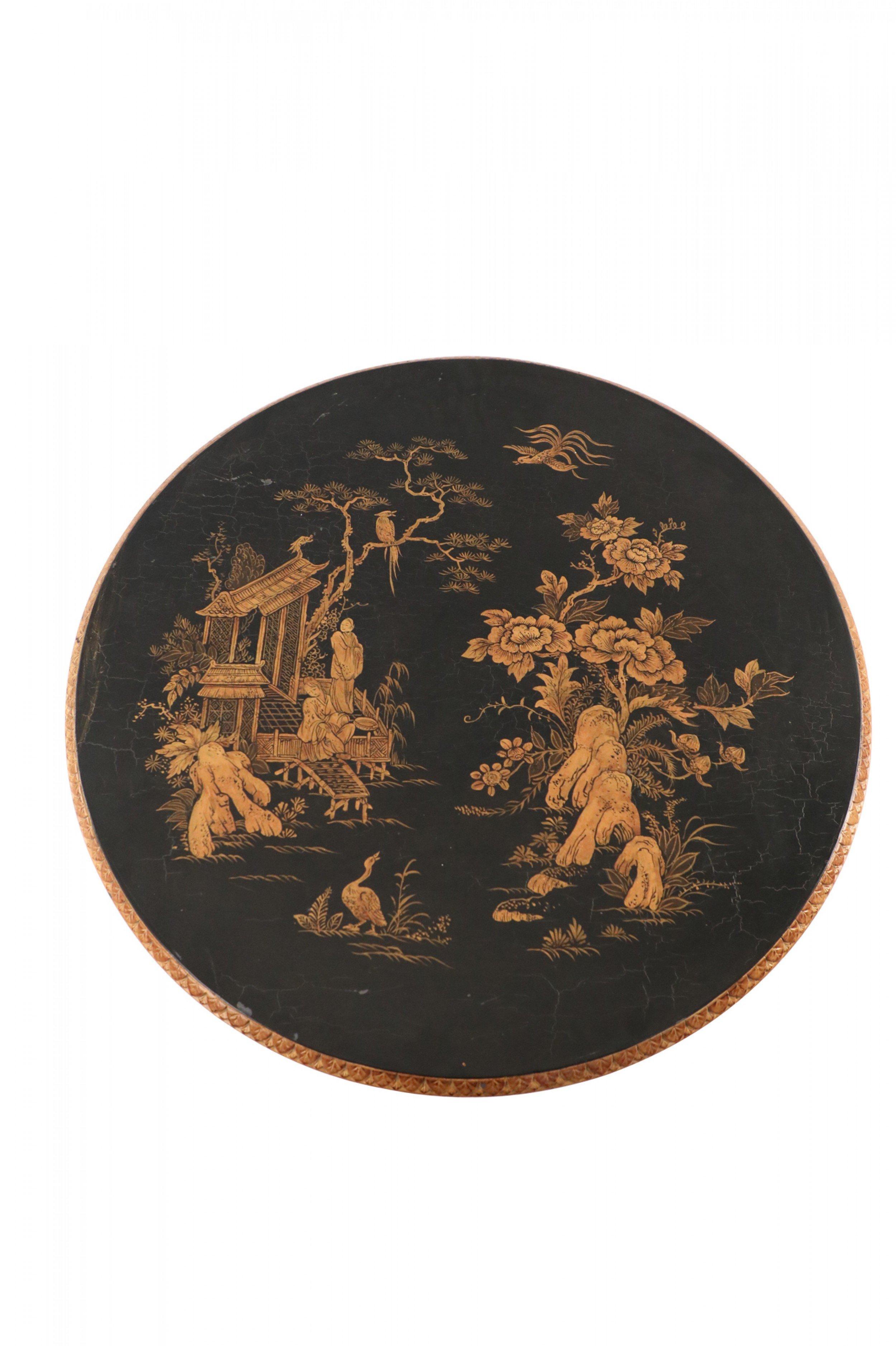 Paire de tables centrales contemporaines chinoises peintes à la main en noir et or en vente 3
