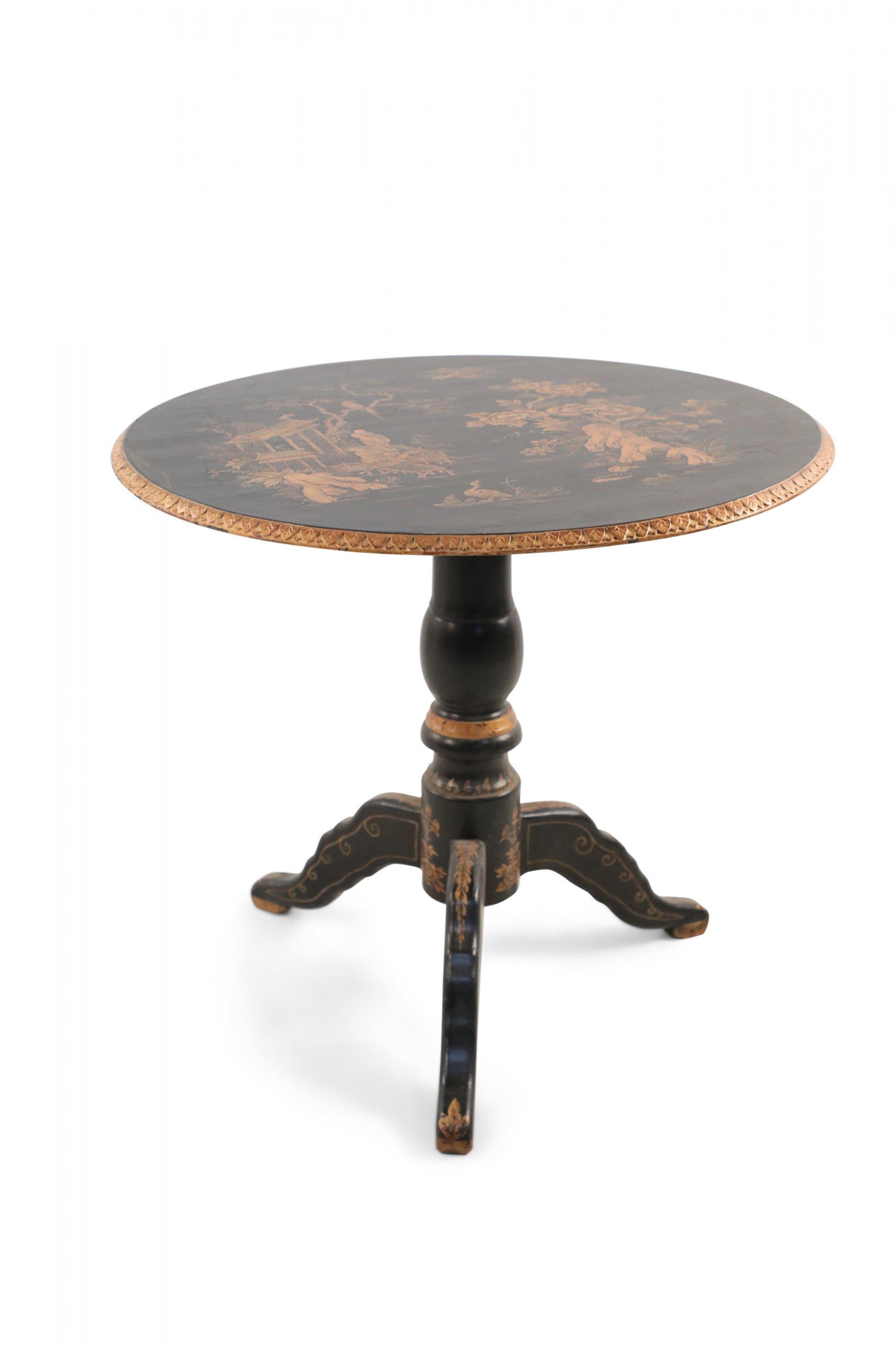 Exportation chinoise Paire de tables centrales contemporaines chinoises peintes à la main en noir et or en vente
