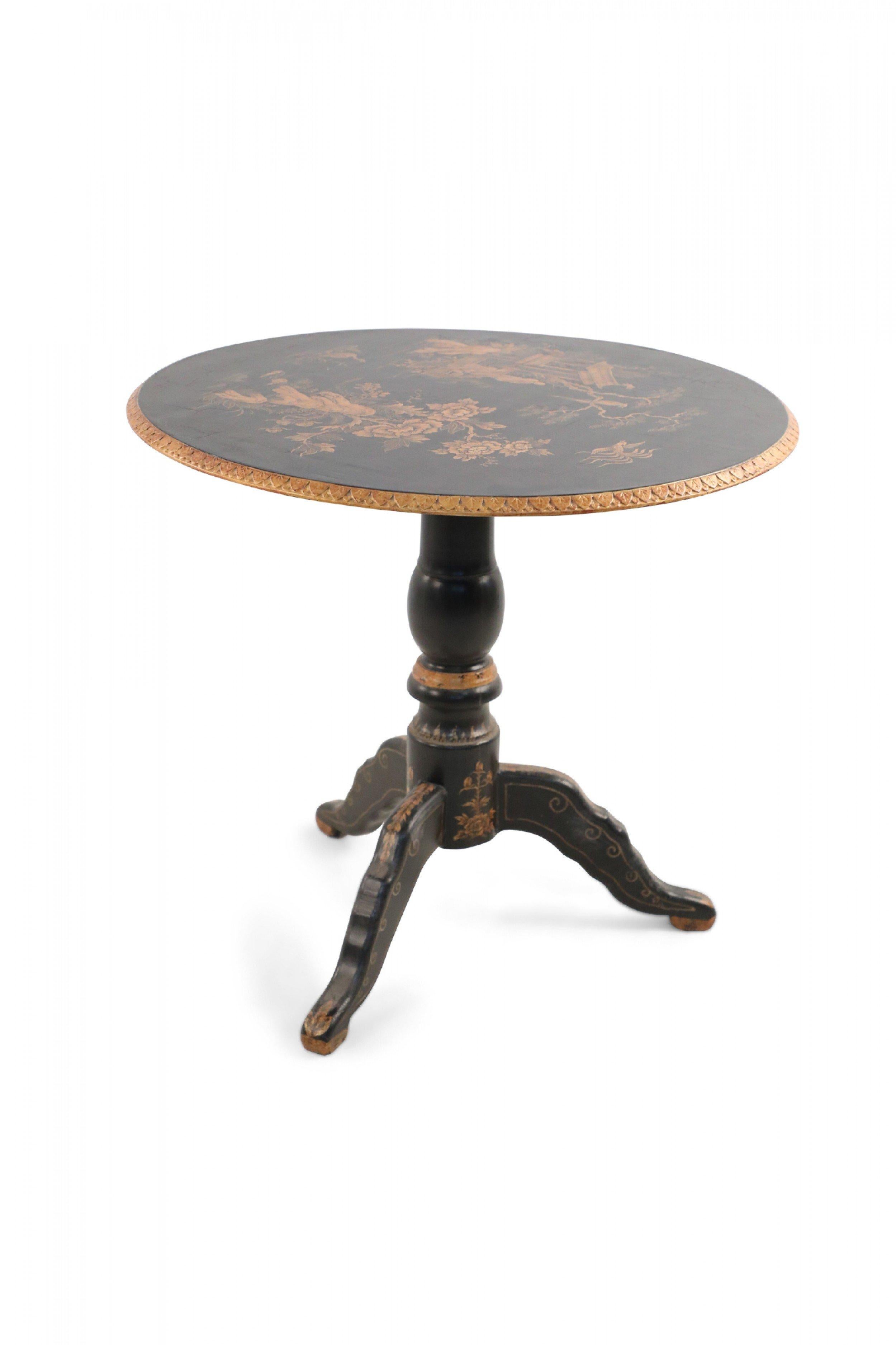 Paire de tables centrales contemporaines chinoises peintes à la main en noir et or en vente 1