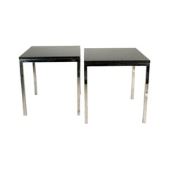 Paire de tables contemporaines chromées