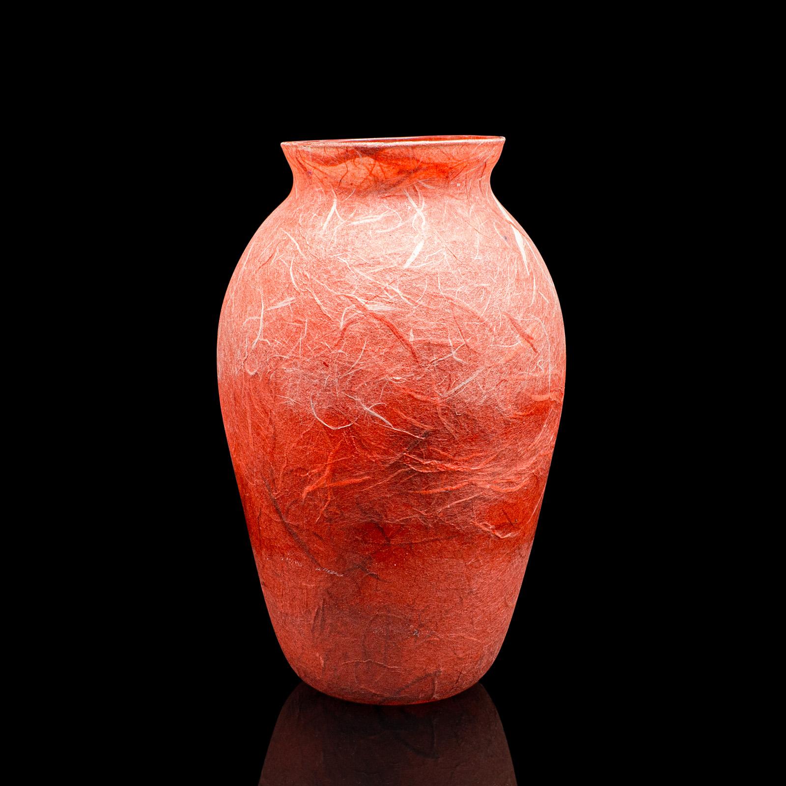 Paire de vases à fleurs décoratifs contemporains, anglais, verre d'art, manchon en forme de fleur Bon état - En vente à Hele, Devon, GB