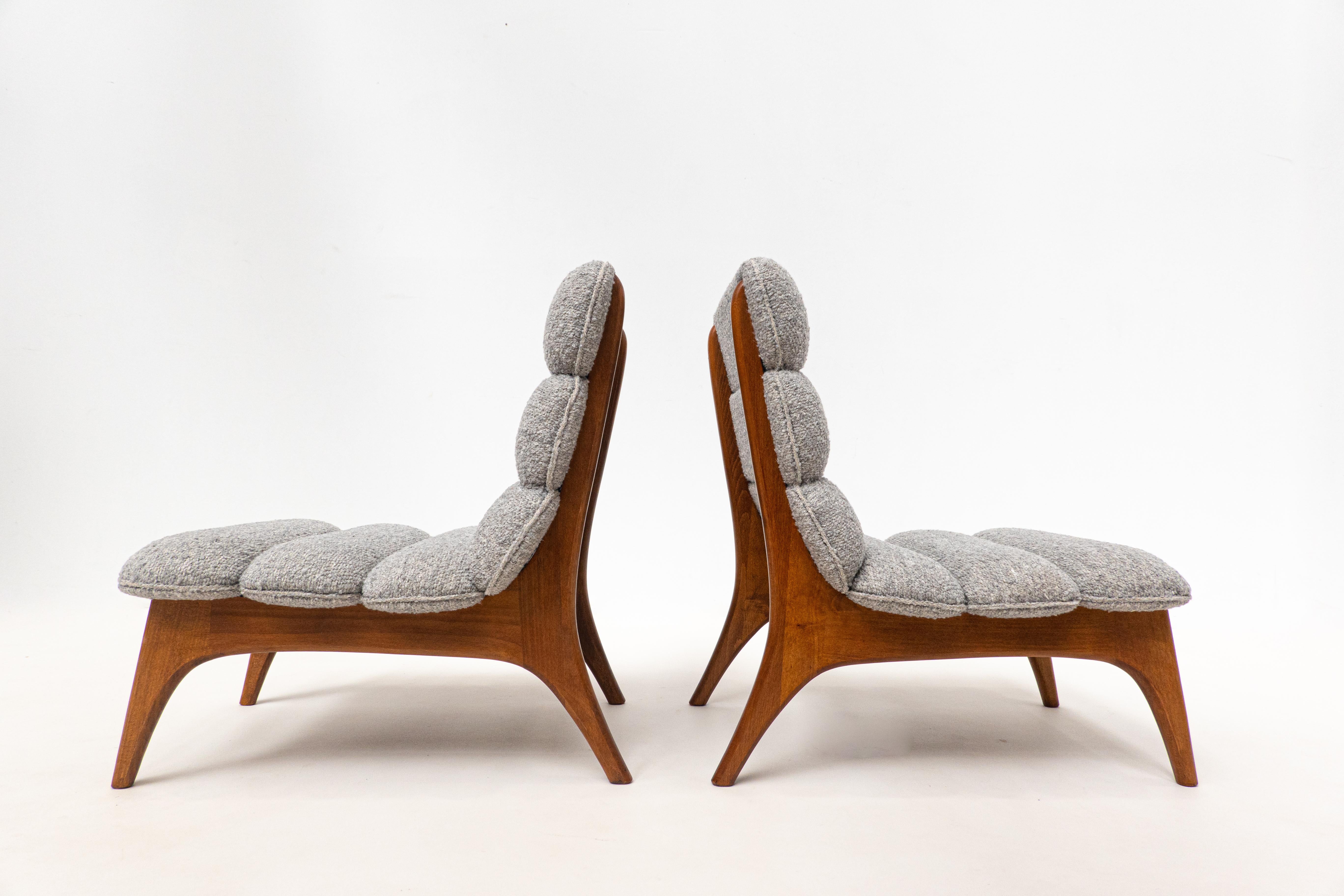 Modern Pair of Contemporary Easy Chairs, Wood and Fabric, Italy For Sale