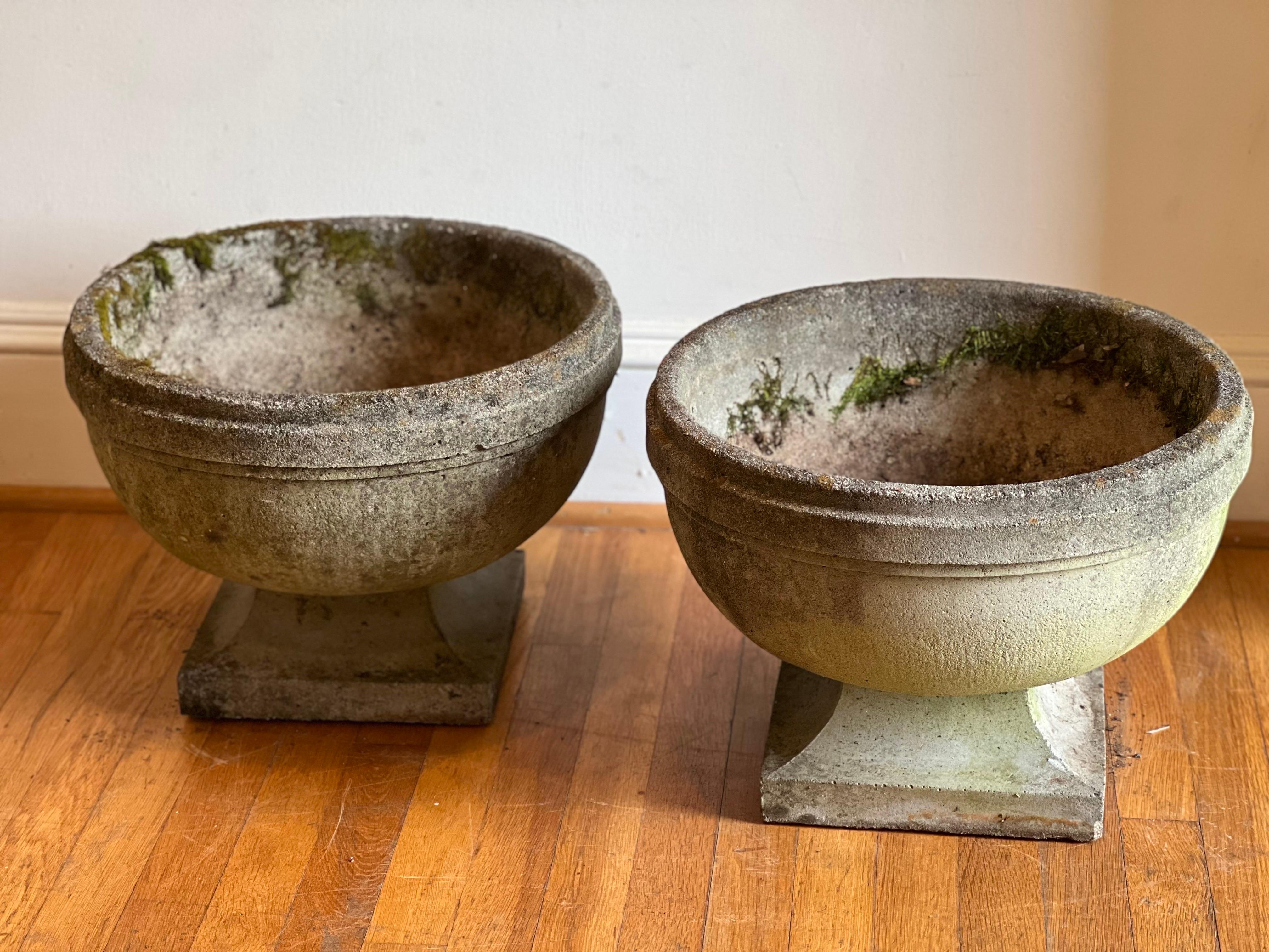 Pair of Contemporary English Stone Planter Garden Urns 7