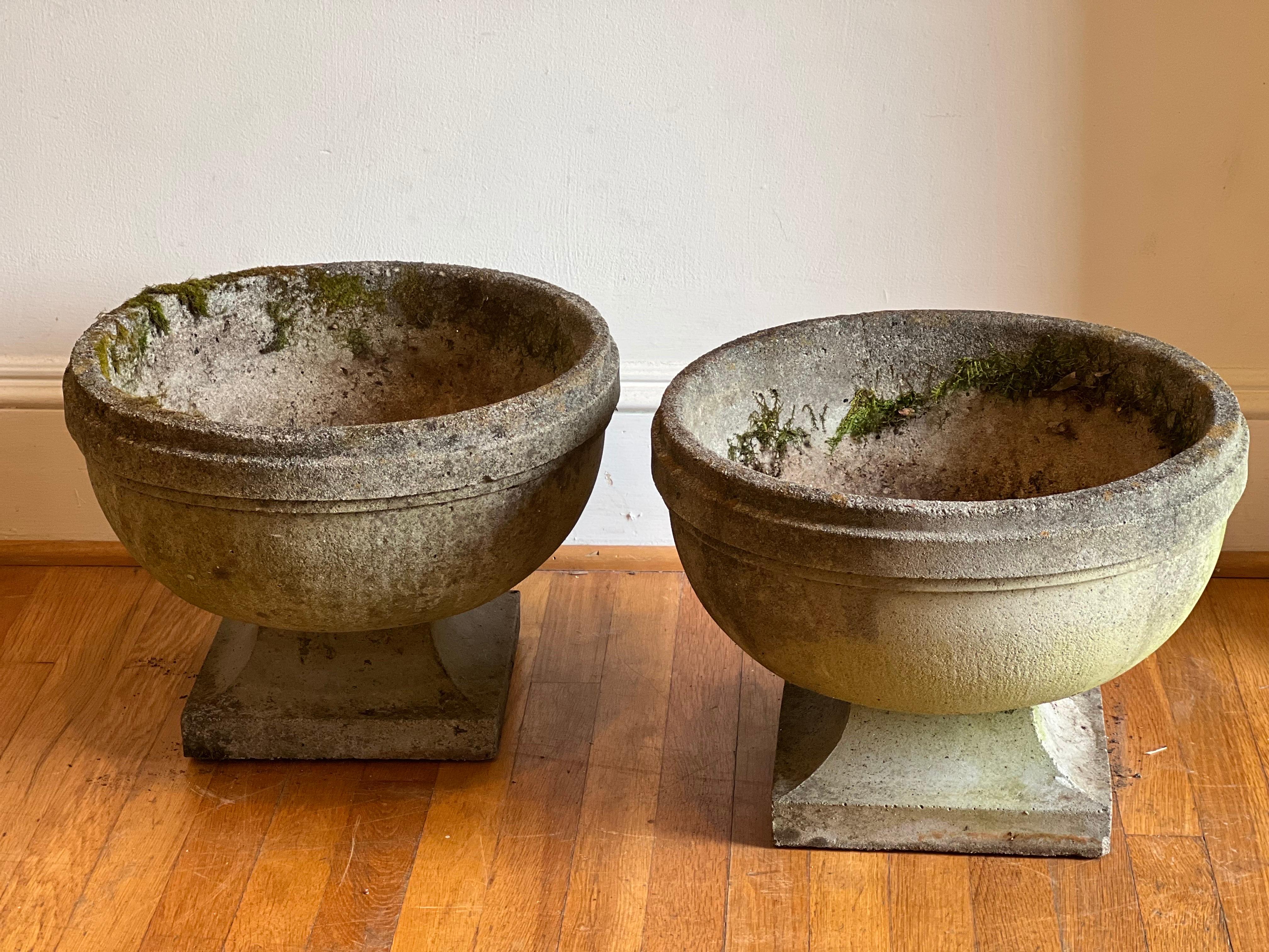 20th Century Pair of Contemporary English Stone Planter Garden Urns