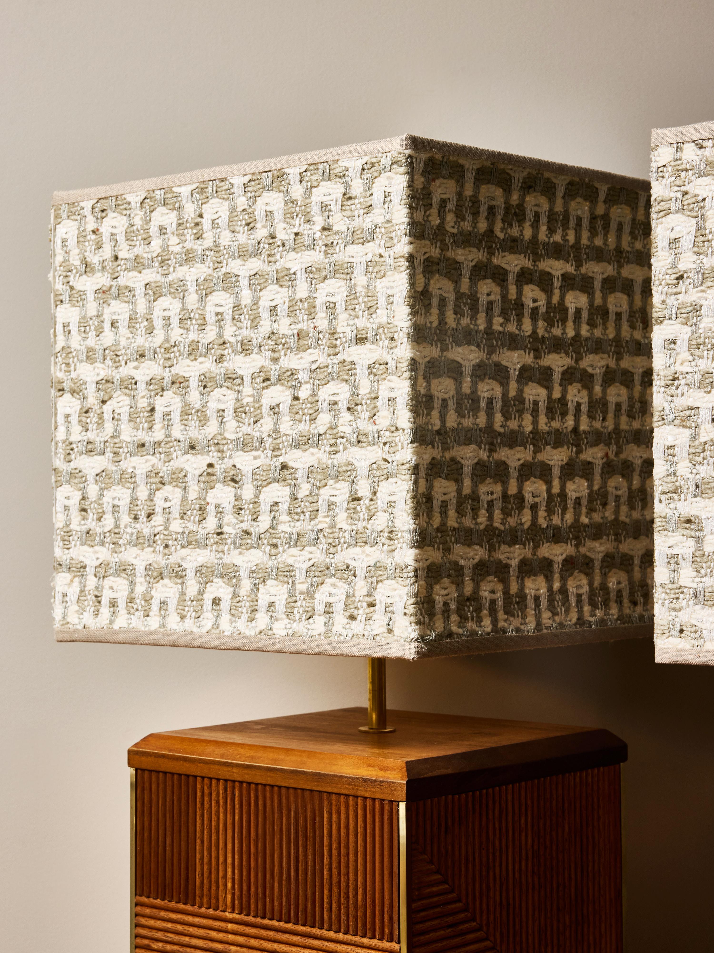 Pair of Contemporary Fluted Wood Table Lamps with Geometric Shades im Angebot 3